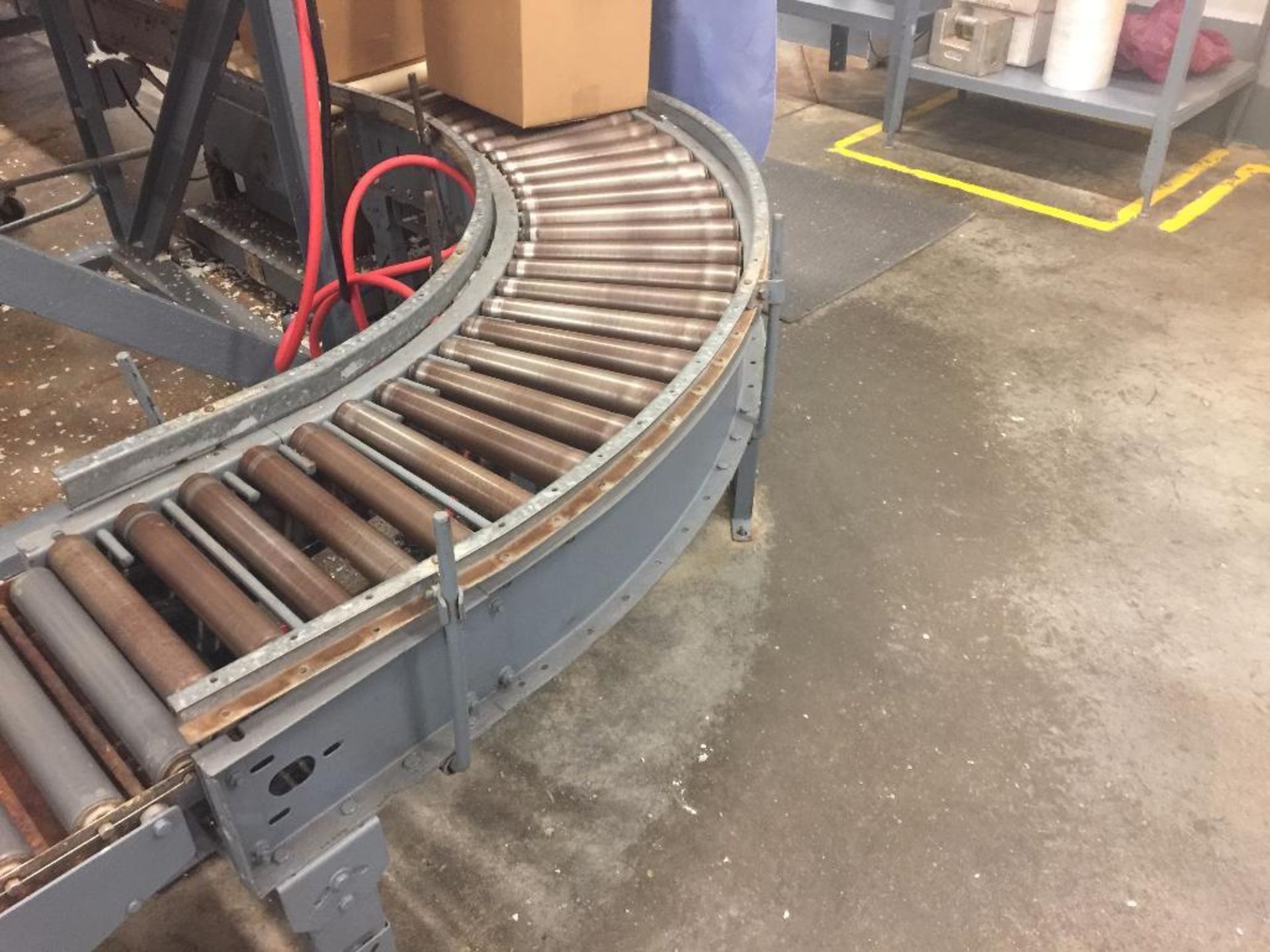 180 degree case conveyor {Located in Forest Park, GA} - Image 4 of 4