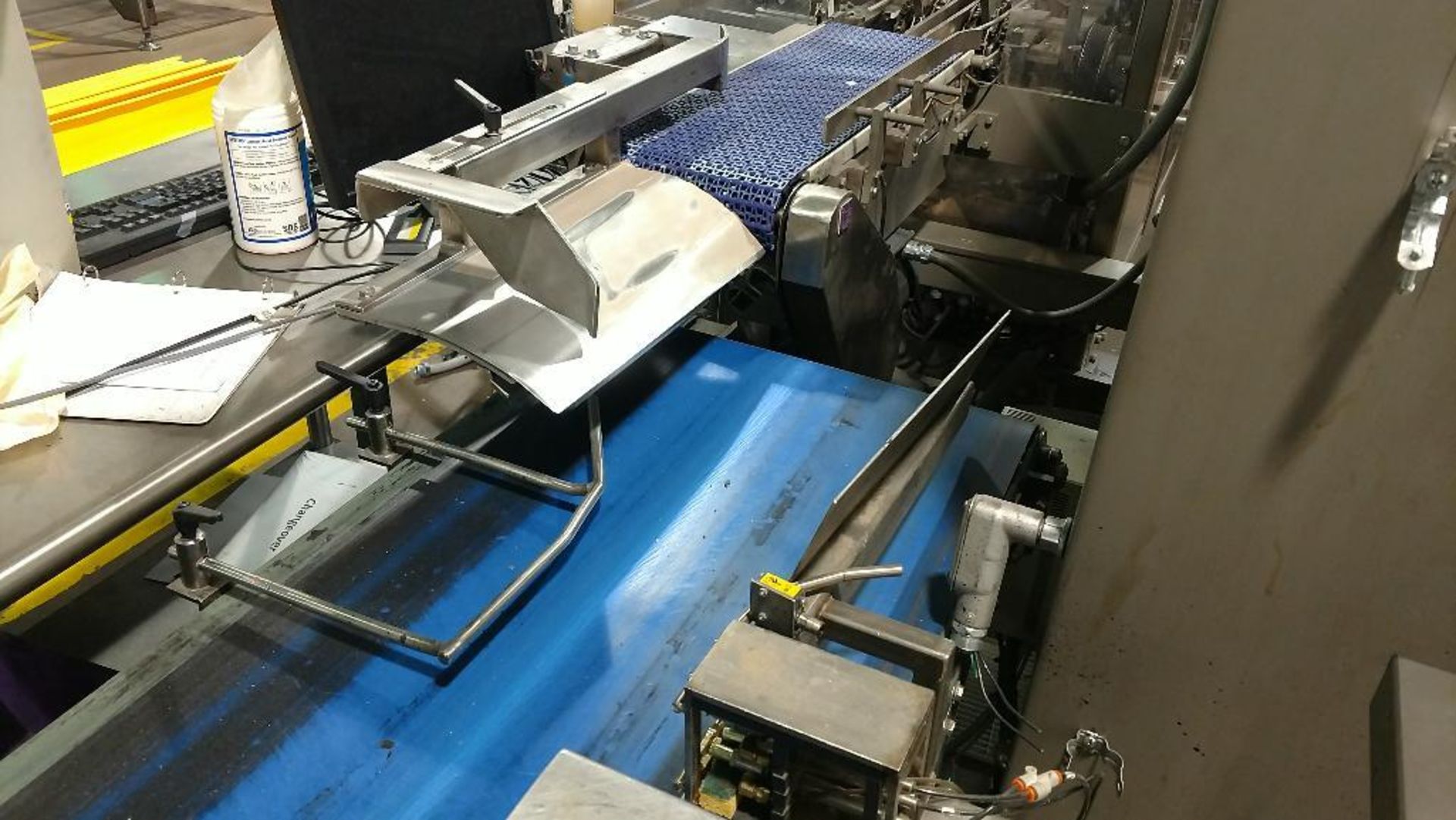 Hytrol power belt conveyor {Located in Lakeville, MN} - Image 5 of 6
