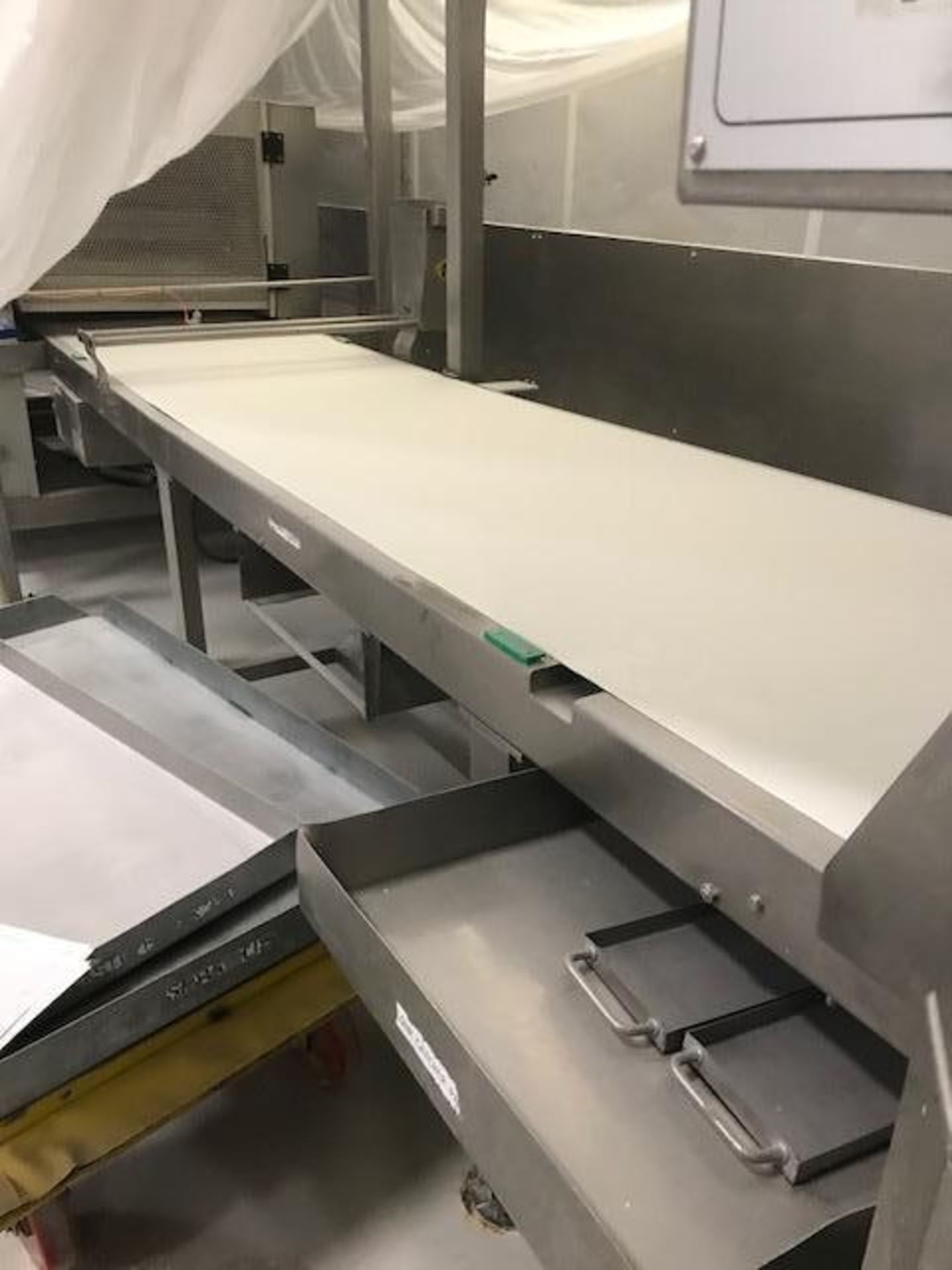 Canol makeup conveyor bed {Located in Lodi, CA}