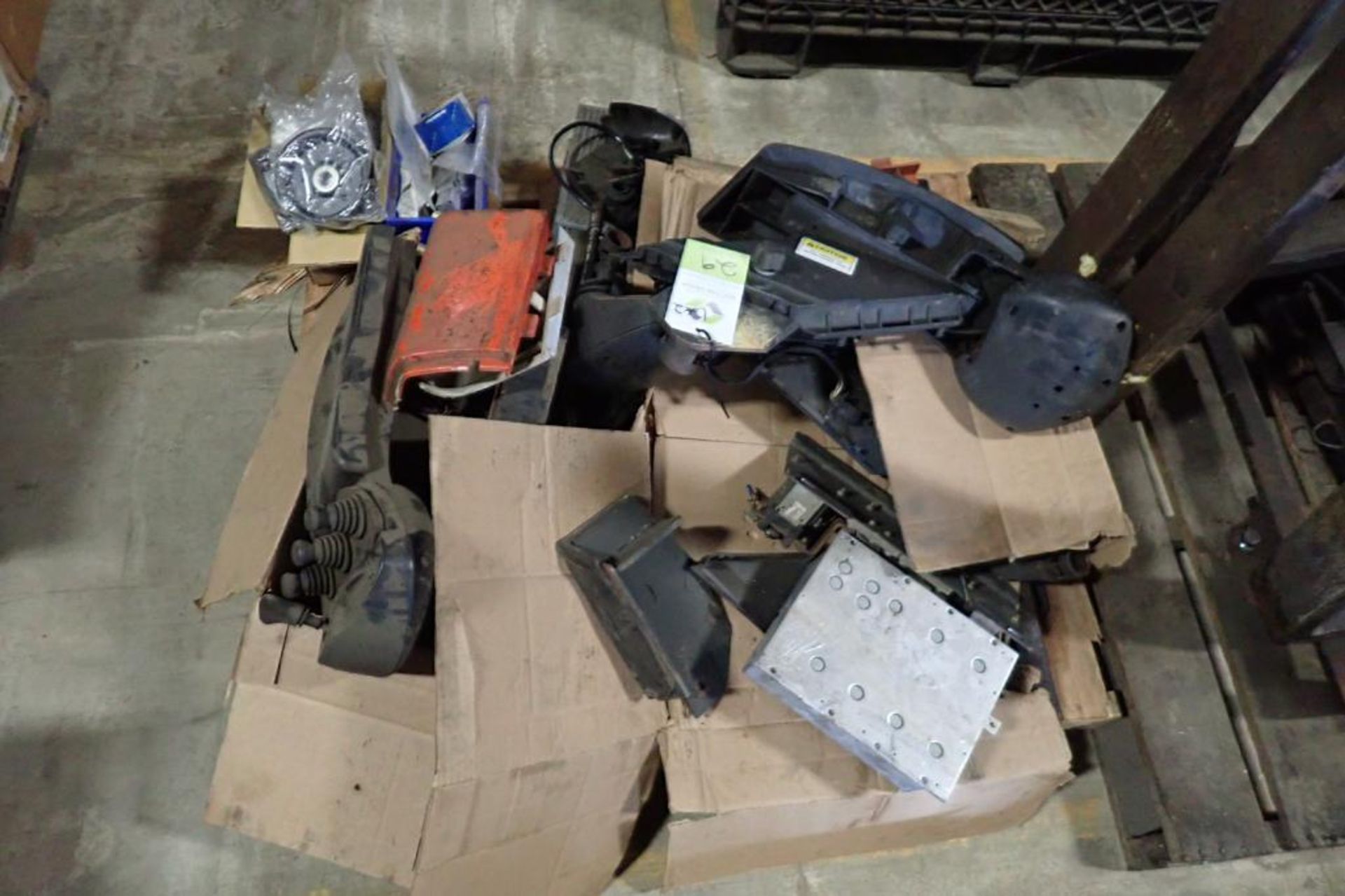 Forklift parts {Located in Plymouth, IN} - Bild 2 aus 8