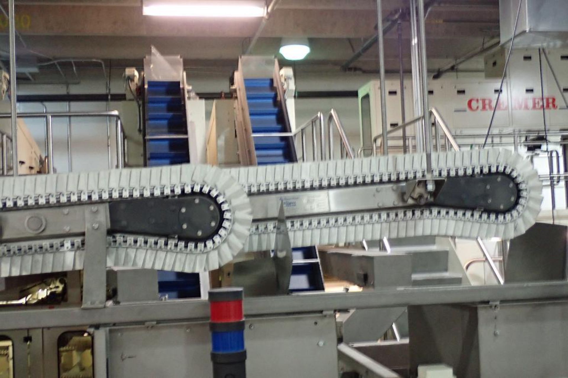 Spantech 3-lane overhead conveyor {Located in Lakeville, MN} - Image 8 of 11