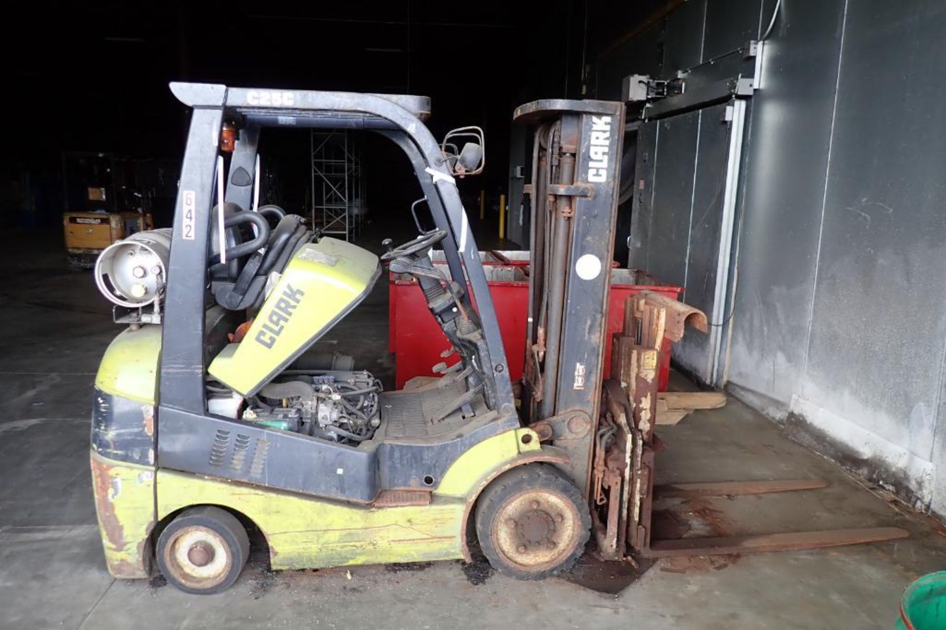 Clark propane forklift {Located in Plymouth, IN}