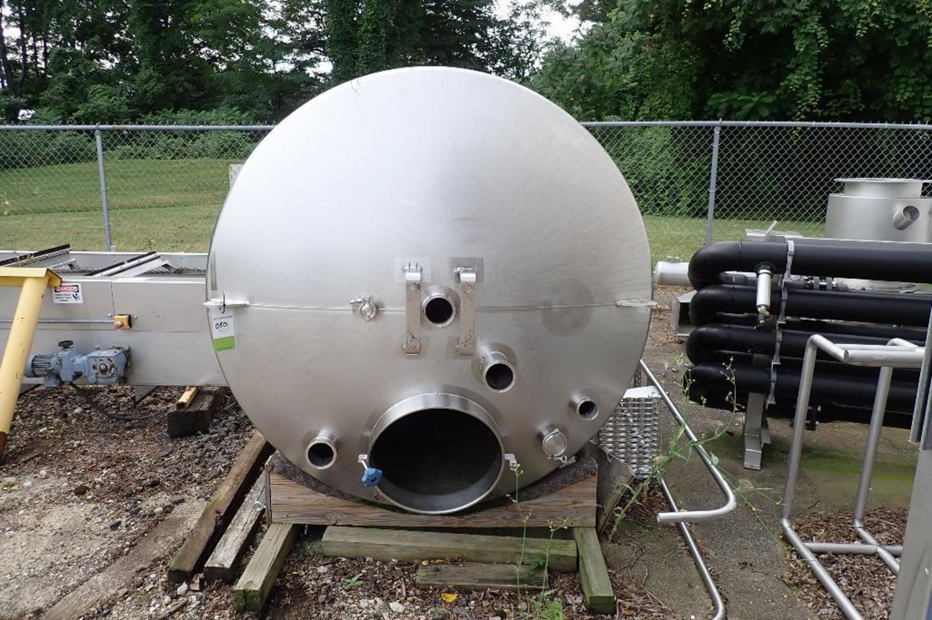 SS mix tank {Located in North East, PA} - Image 2 of 11