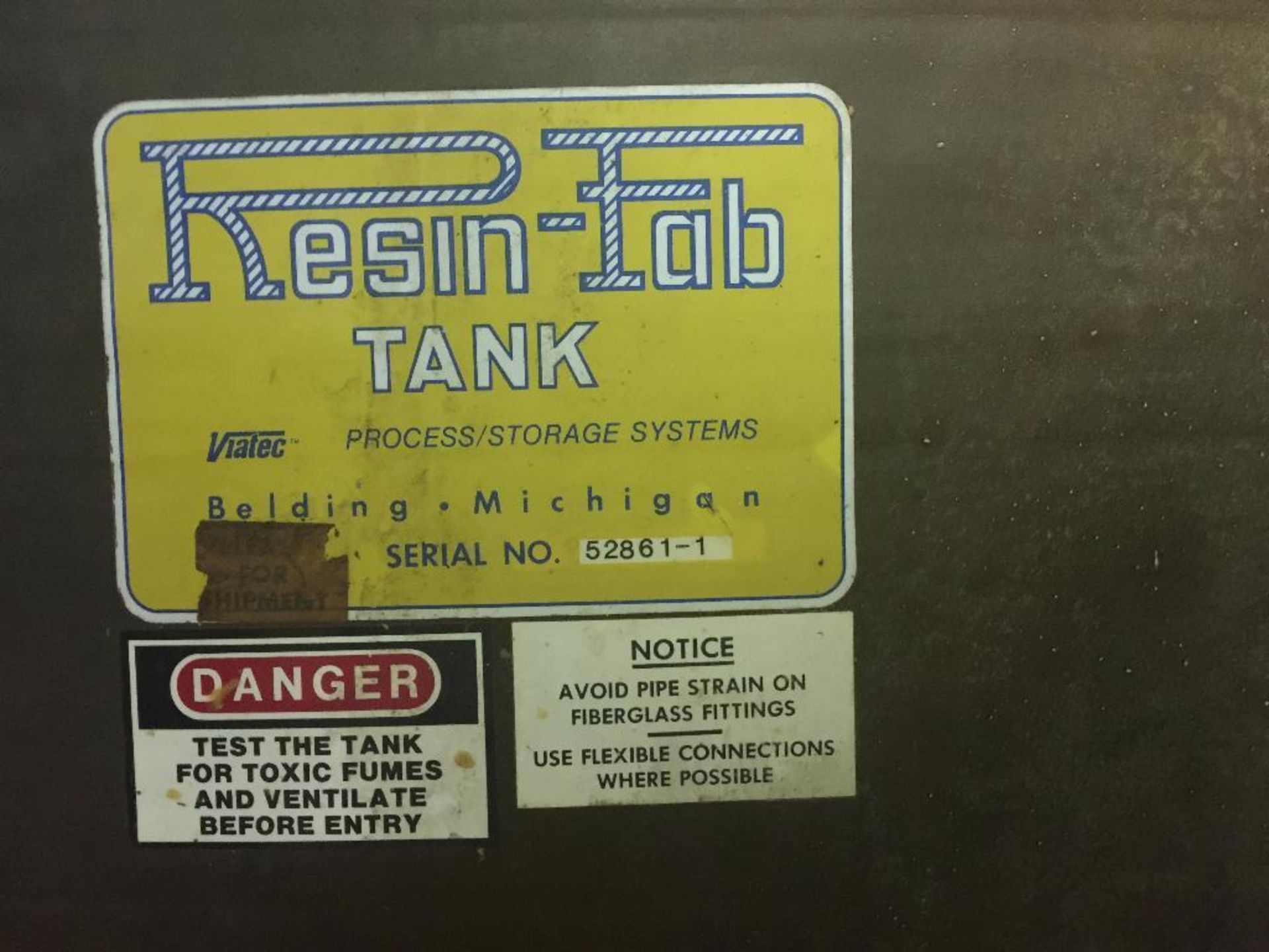 Viatec 8000 gallon fiberglass tank {Located in Forest Park, GA} - Image 5 of 8