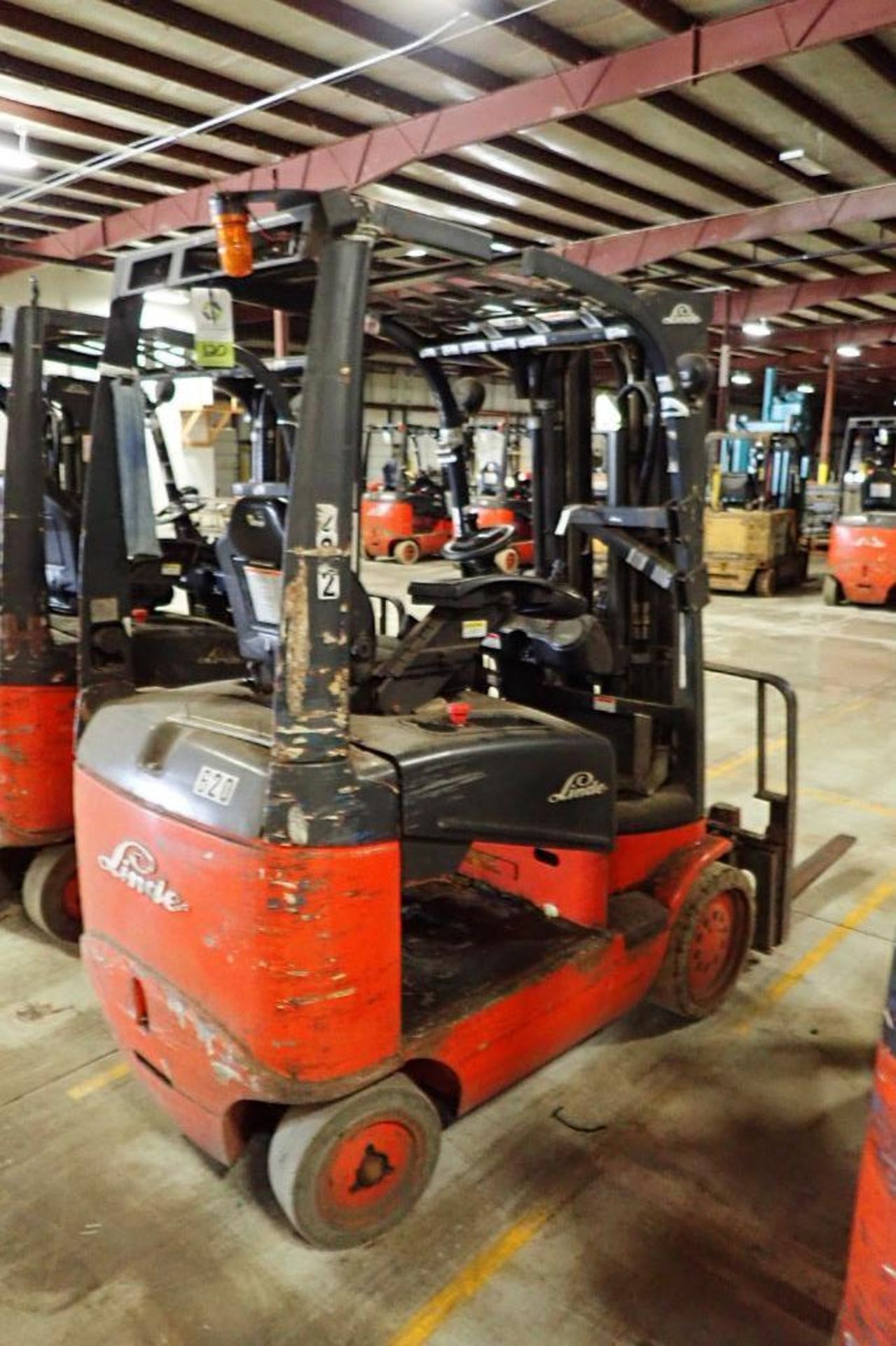 Linde 48V electric forklift {Located in Plymouth, IN}