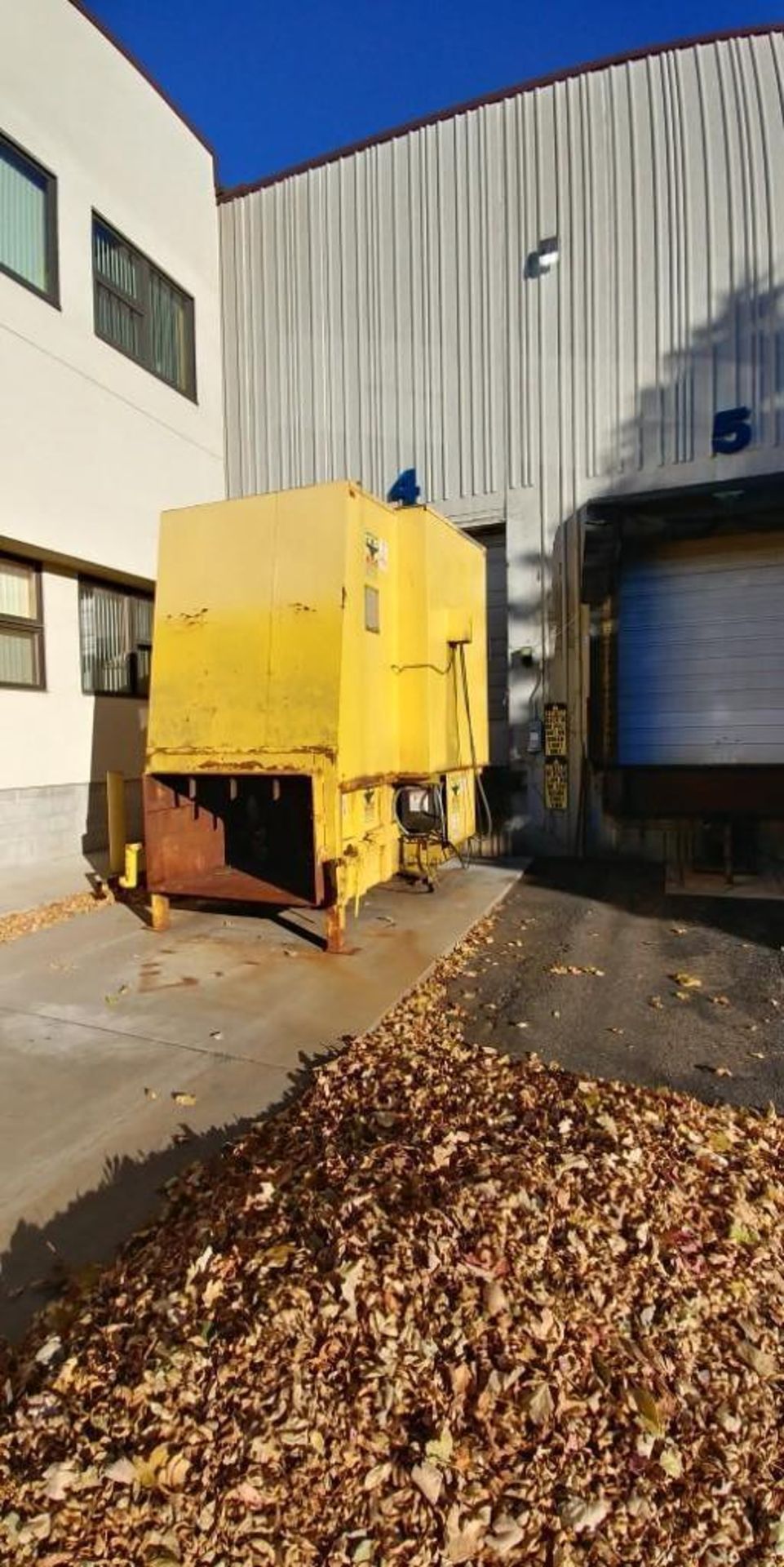 Ace Equipment Company trash compactor {Located in Brooklyn Park, MN} - Bild 6 aus 6
