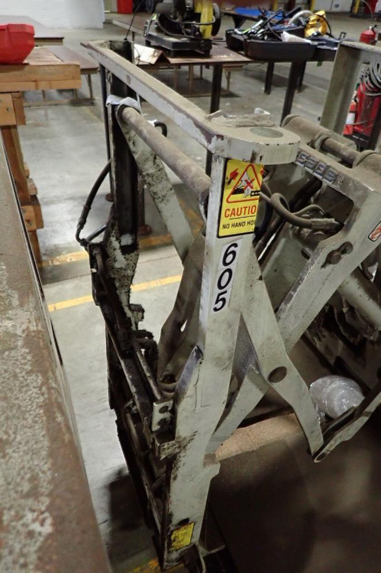 Cascade Push/Pull forklift attachment {Located in Plymouth, IN} - Image 5 of 8