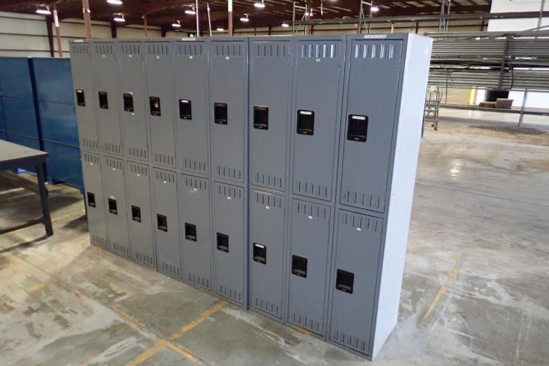 (5) sections of Tennsco lockers {Located in Plymouth, IN} - Image 2 of 4
