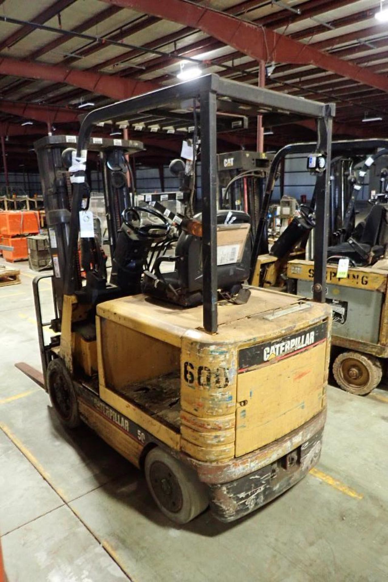 Caterpillar 48V electric forklift {Located in Plymouth, IN} - Bild 2 aus 9