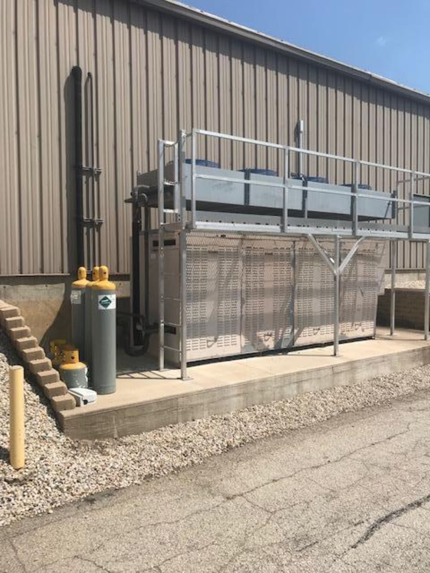 Cold zone self contained freon compressor {Located in Abrams, WI} - Image 8 of 8