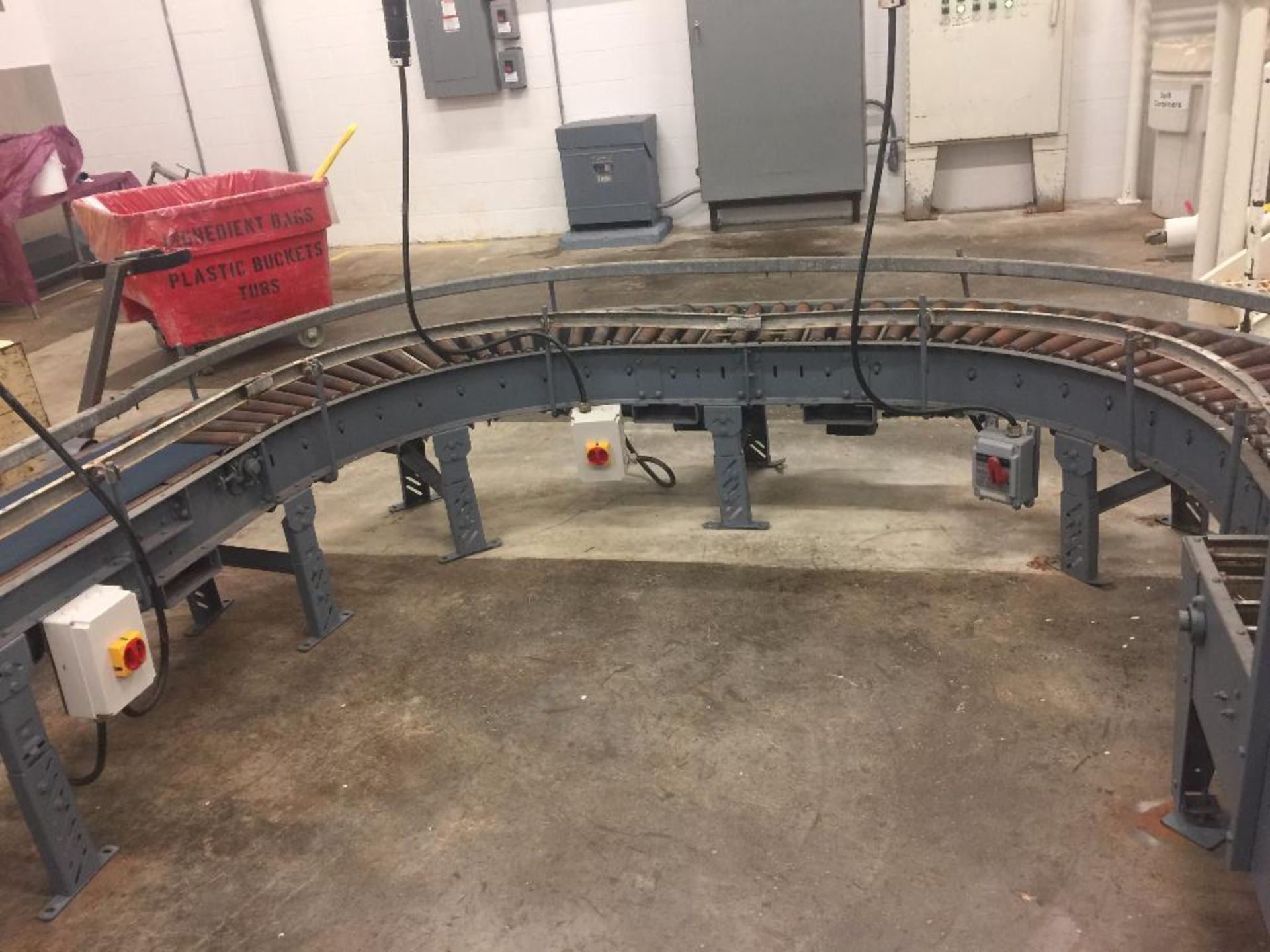 180 degree case conveyor {Located in Forest Park, GA}