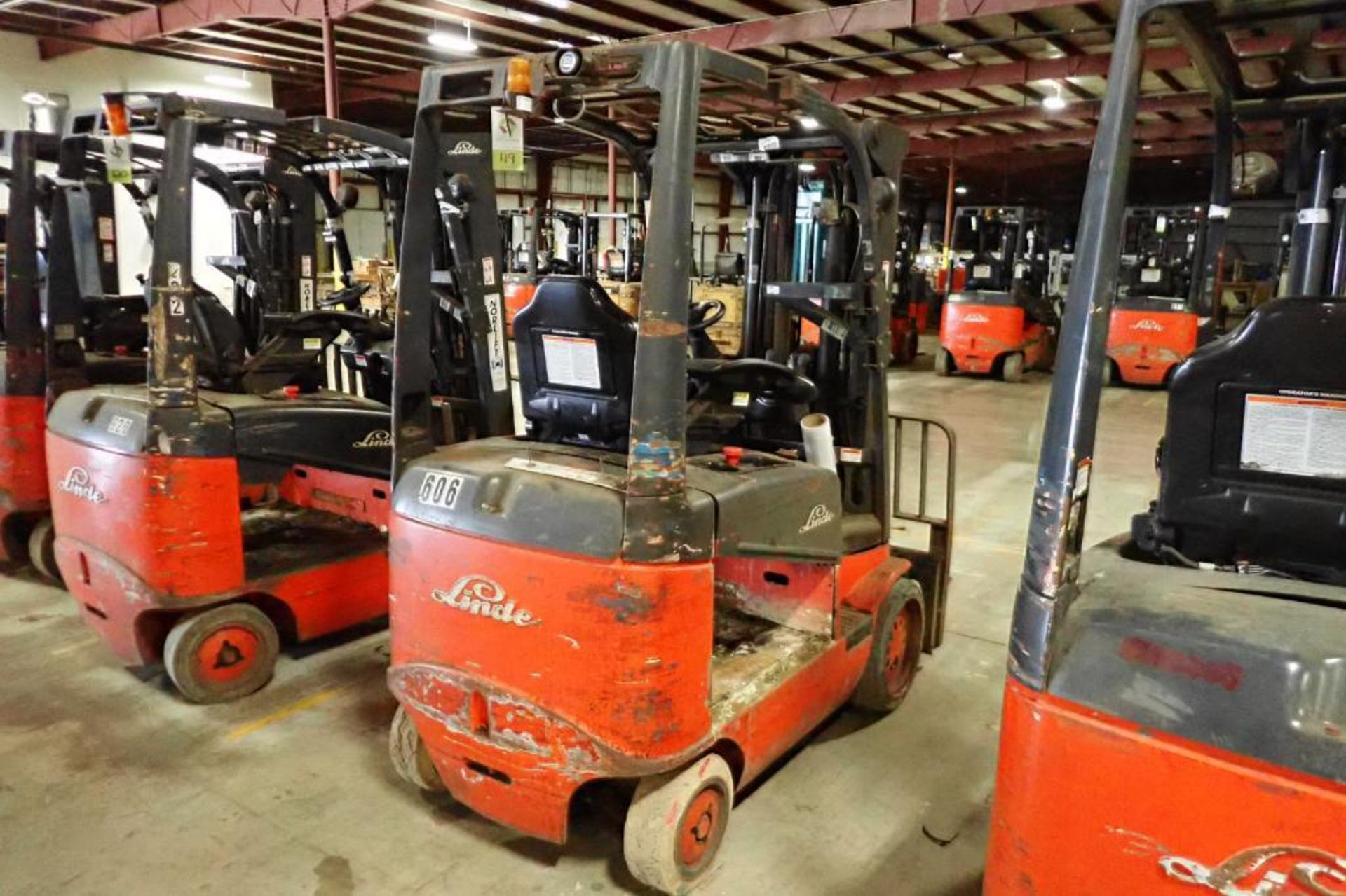 Linde 48V electric forklift {Located in Plymouth, IN}