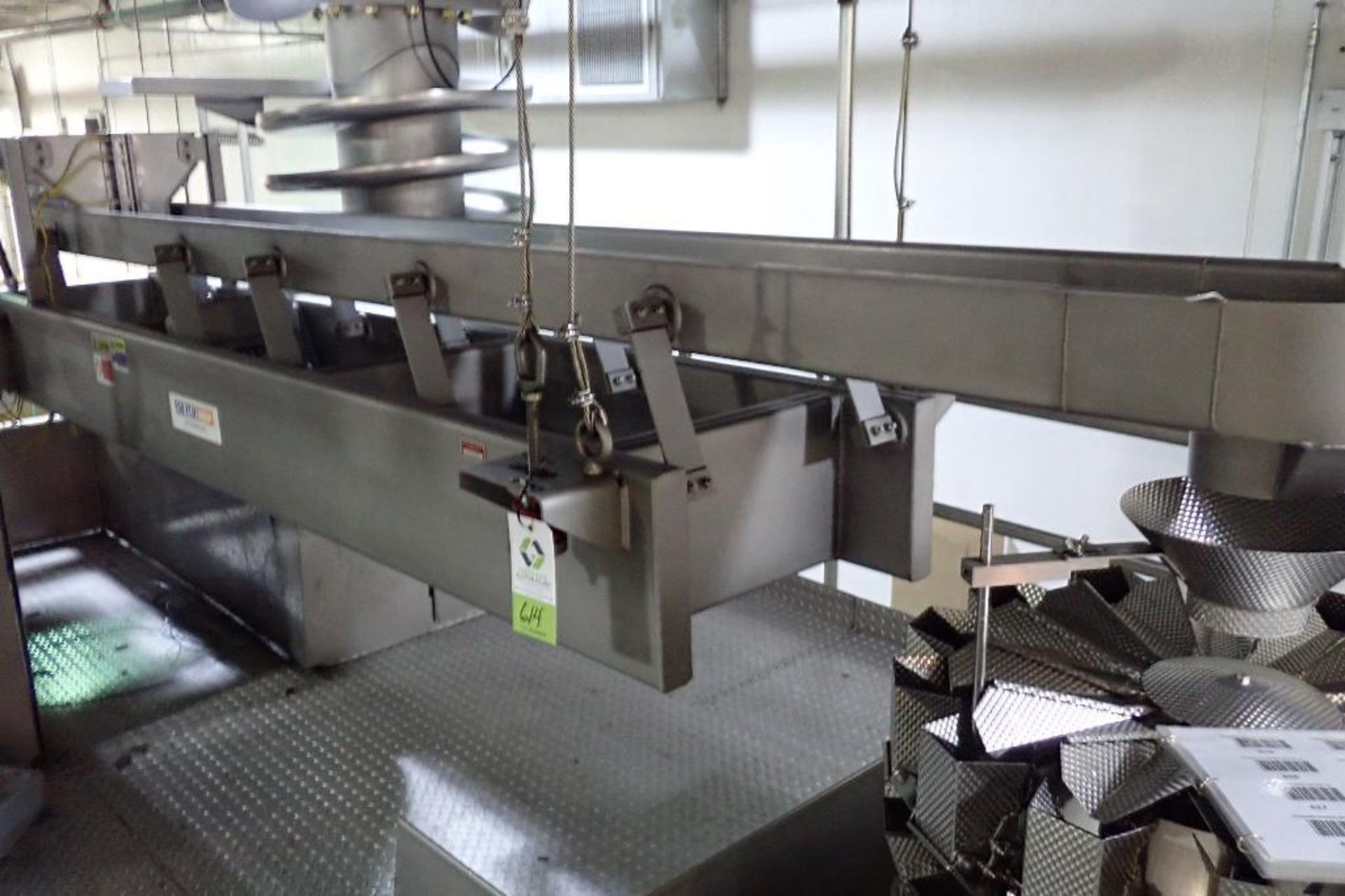 SS Key vibratory conveyor {Located in Lakeville, MN}