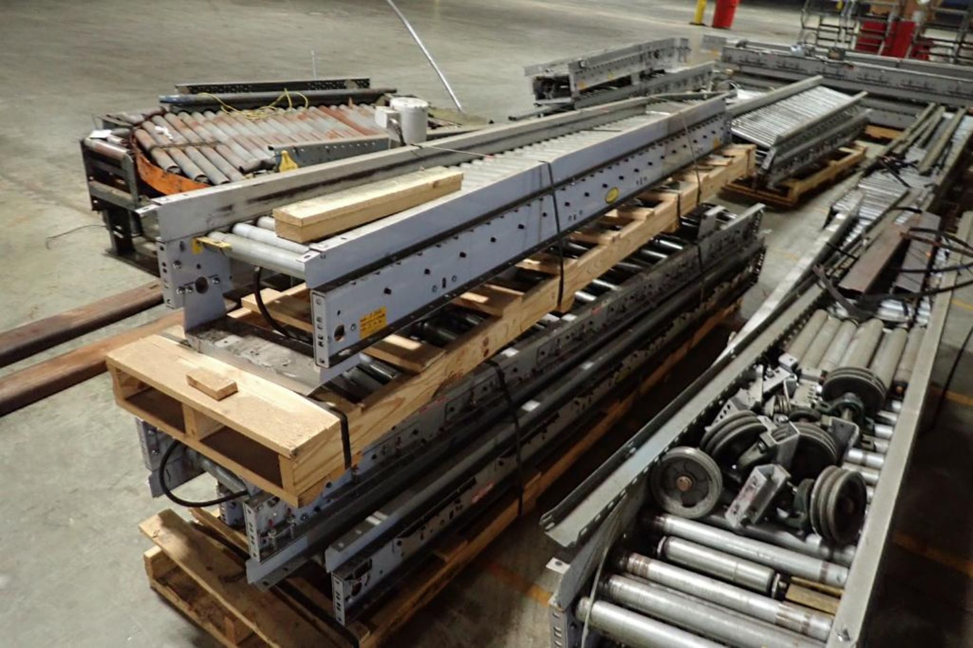 Approx. 180 ft. of Hytrol power roller conveyor {Located in Plymouth, IN} - Image 3 of 10