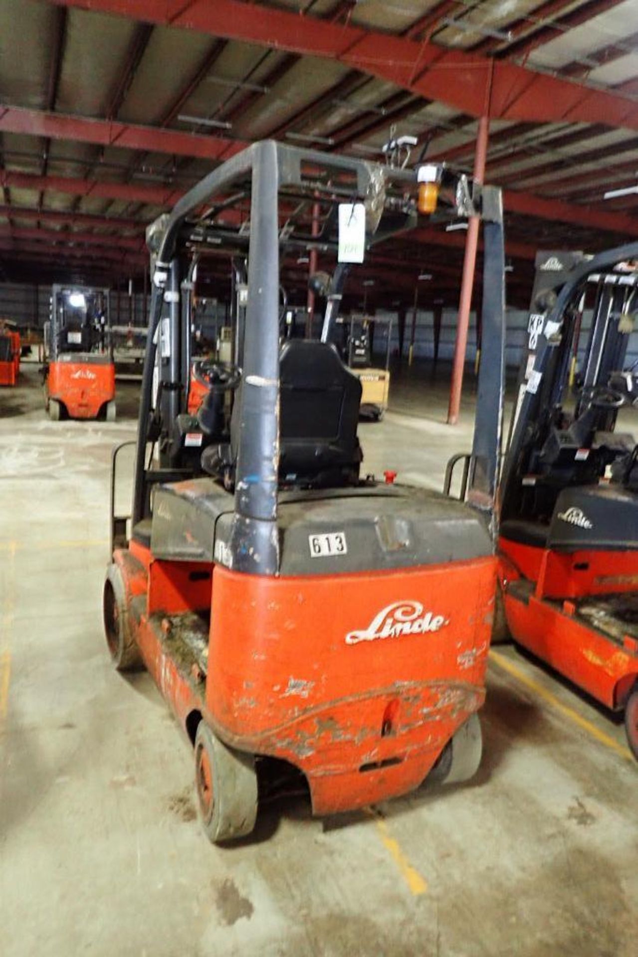 Linde 48V electric forklift {Located in Plymouth, IN} - Bild 3 aus 8