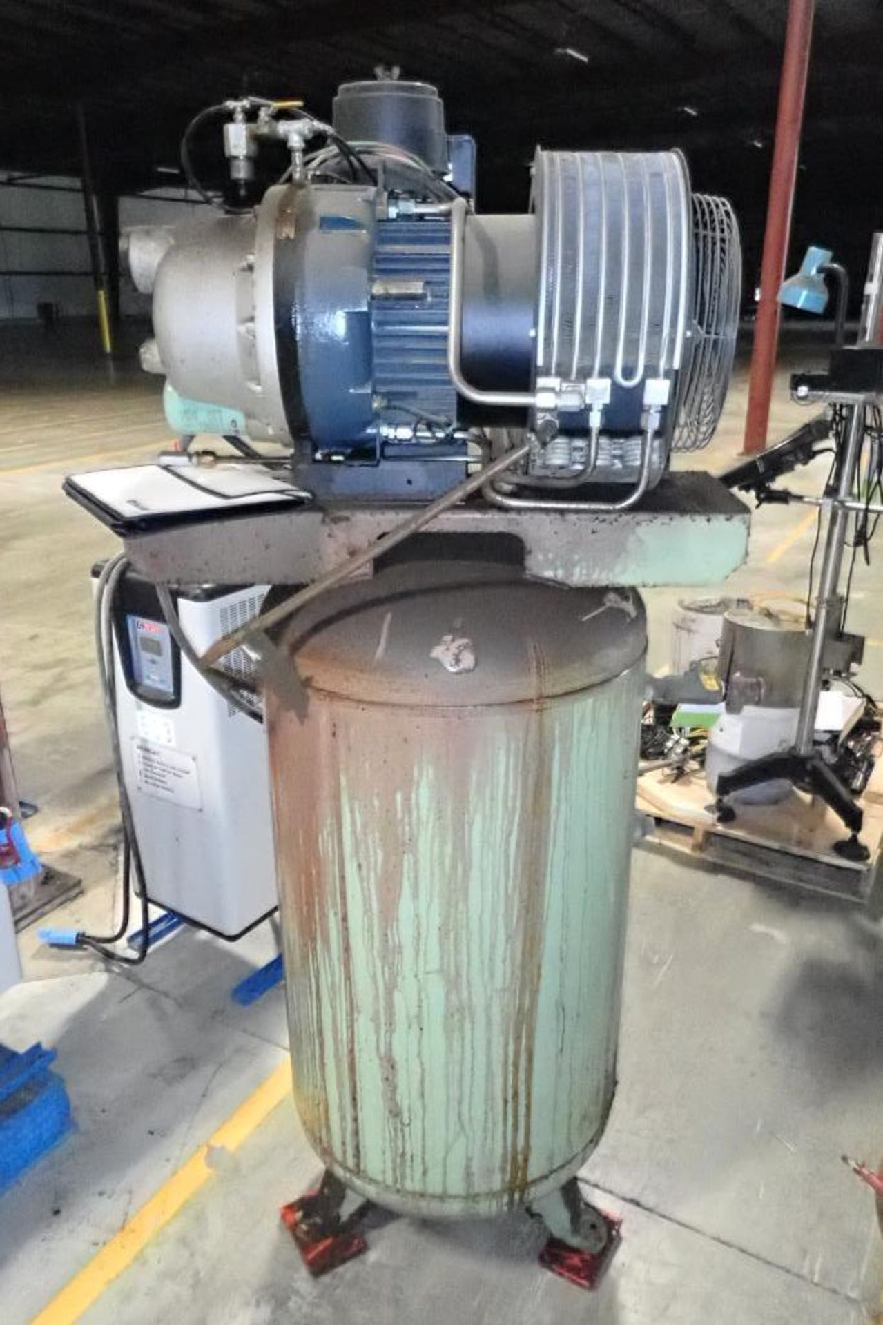 2013 Sullair vertical air compressor {Located in Plymouth, IN} - Bild 6 aus 10