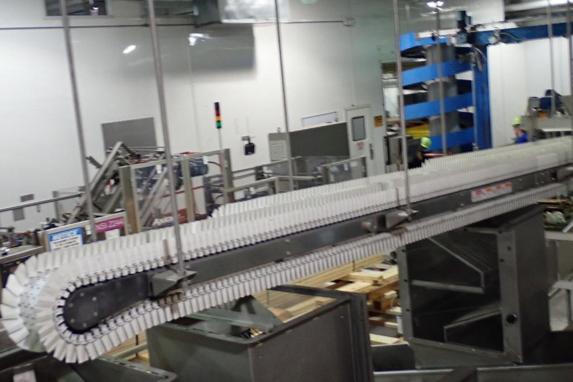 Spantech 3-lane overhead conveyor {Located in Lakeville, MN} - Image 10 of 11