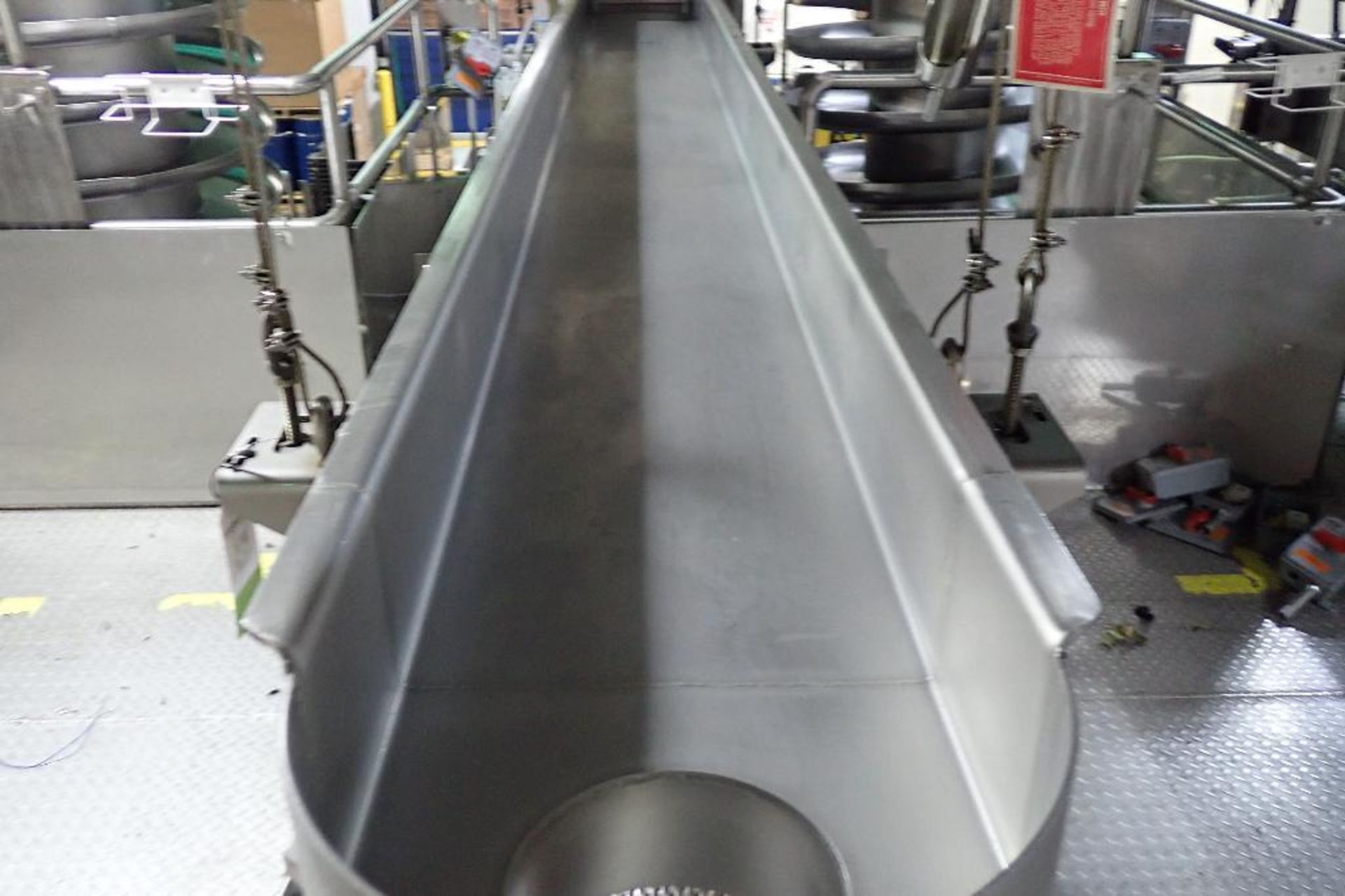 SS Key vibratory conveyor {Located in Lakeville, MN} - Image 4 of 8