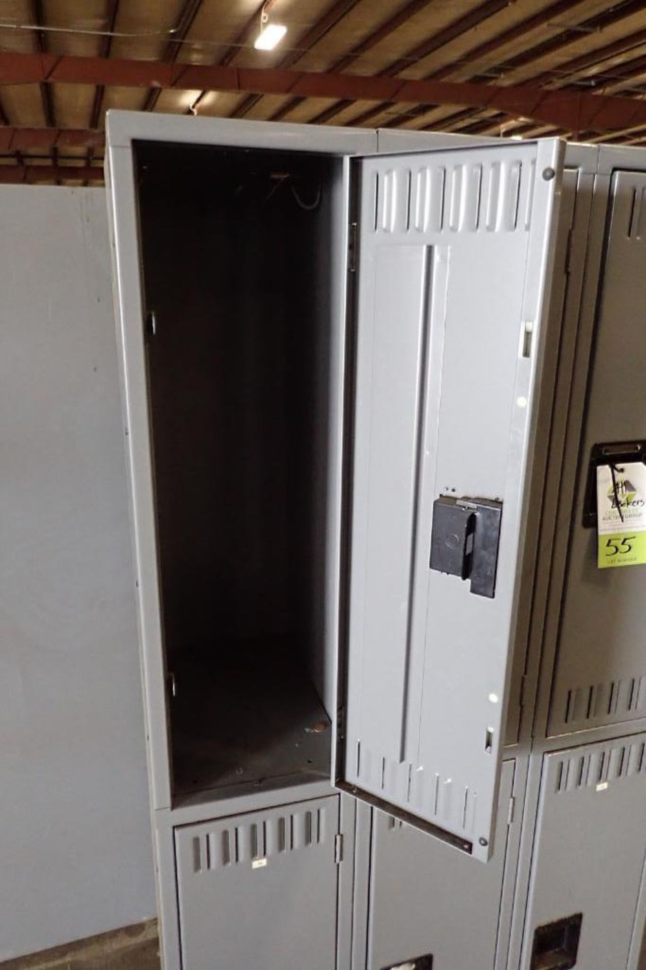 (5) sections of Tennsco lockers {Located in Plymouth, IN} - Bild 3 aus 4