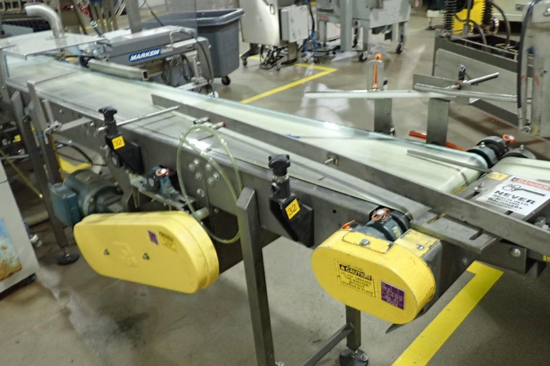 Multi Conveyor infeed belt conveyor {Located in Lakeville, MN} - Image 5 of 10