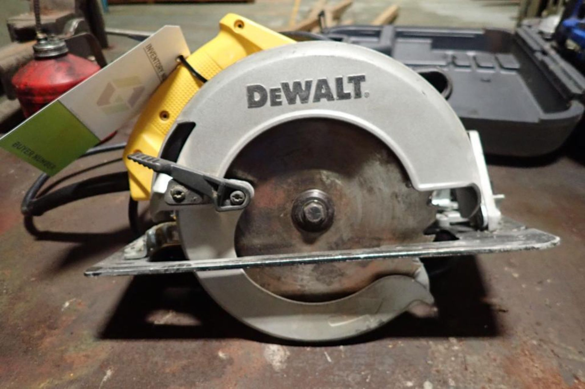 DeWalt circular saw {Located in Plymouth, IN} - Bild 4 aus 4