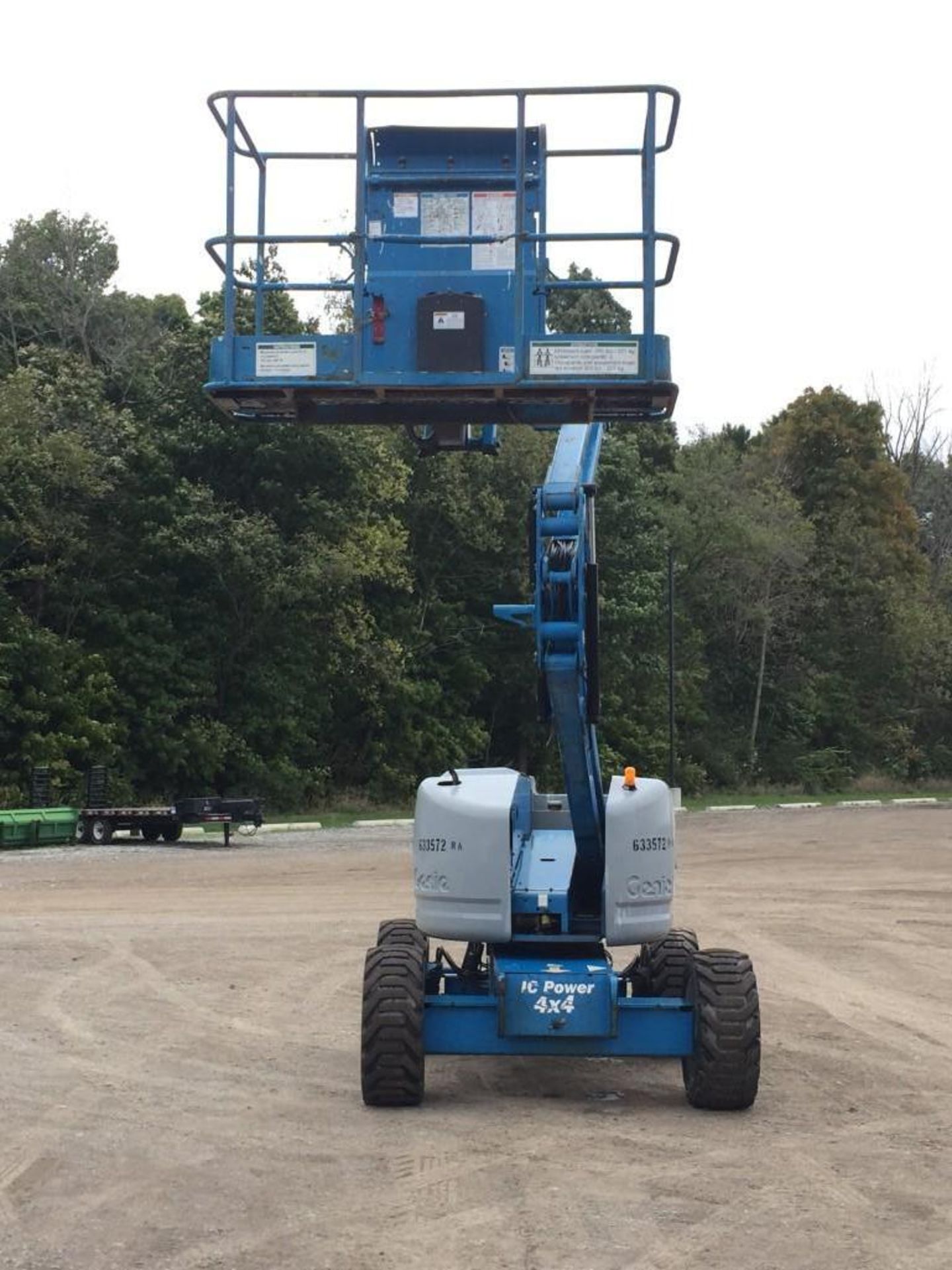 2006 Genie boom lift {Pendleton, IN} - Image 11 of 13