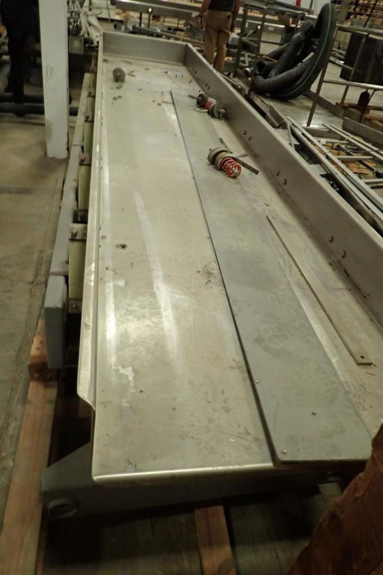 Key iso-flo vibratory conveyor {Located in Indianapolis, IN} - Image 4 of 6