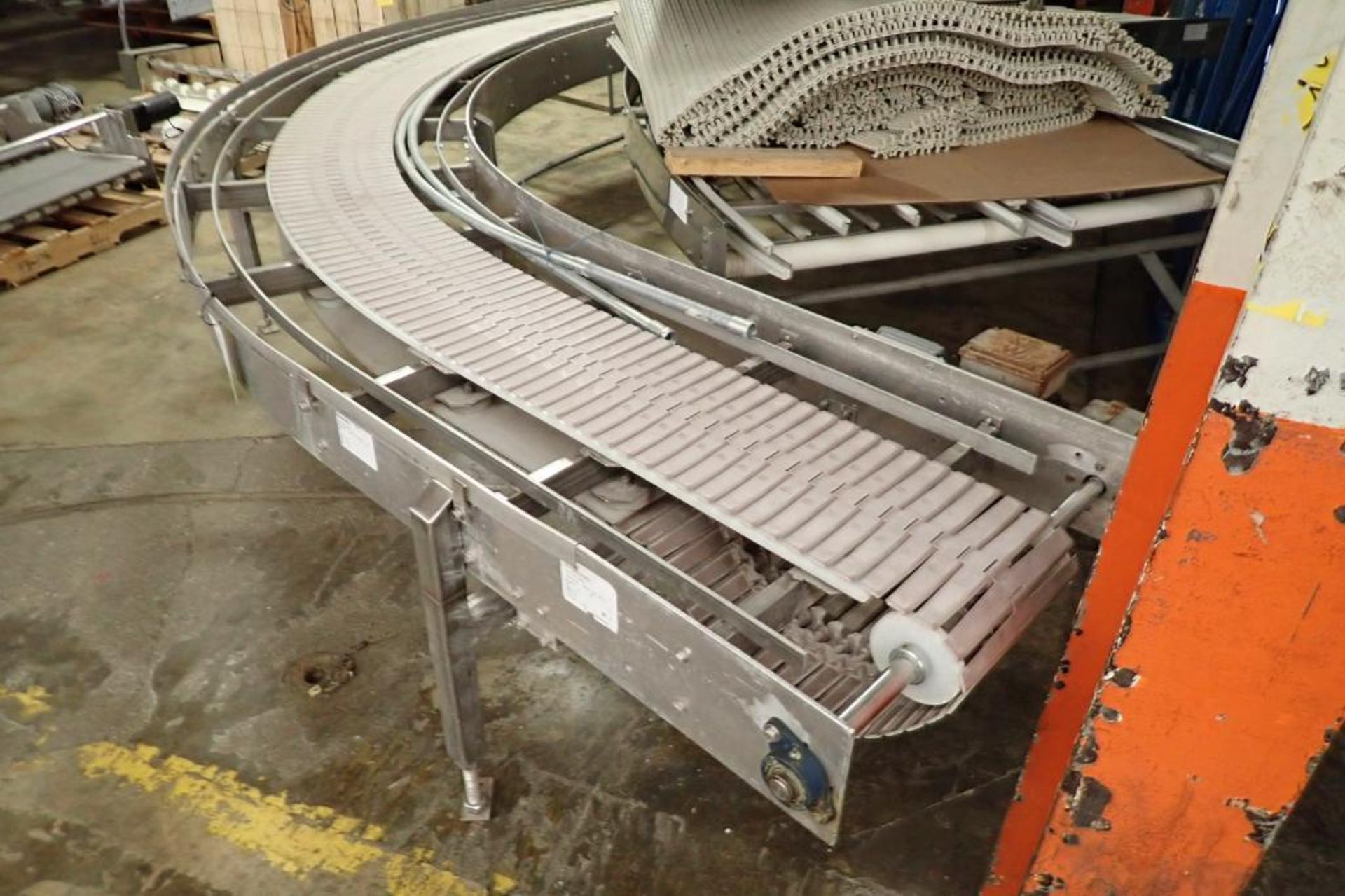 90 degree table top conveyor {Located in Indianapolis, IN} - Image 2 of 4