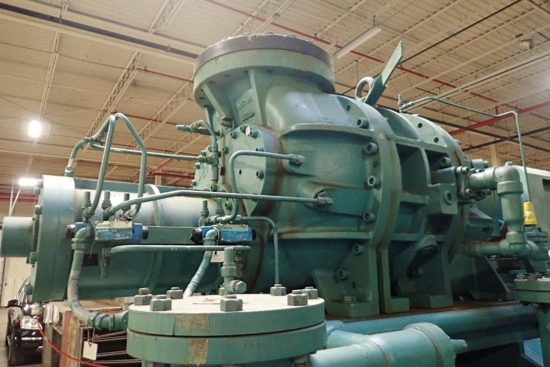 Frick 400 hp rotary screw ammonia compressor {Located in Indianapolis, IN} - Image 11 of 18