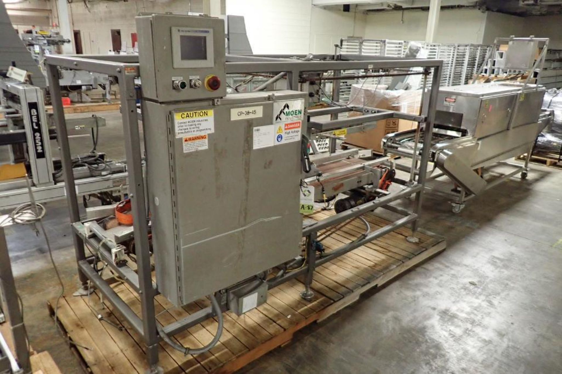 2007 Moen adjustable case sealer {Located in Indianapolis, IN}