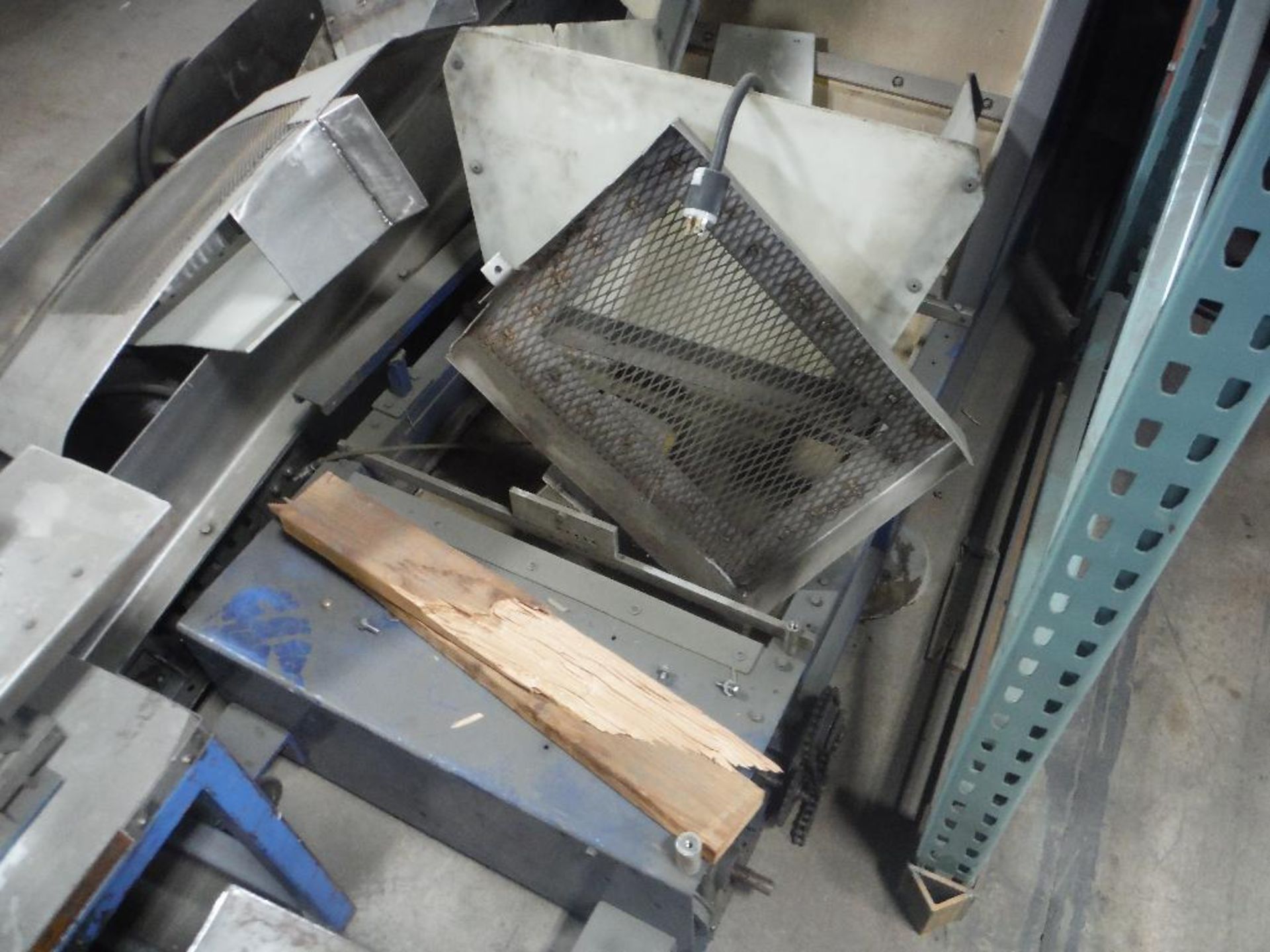 Lid elevator/stacker {Located in Marshall, MN} - Image 2 of 5