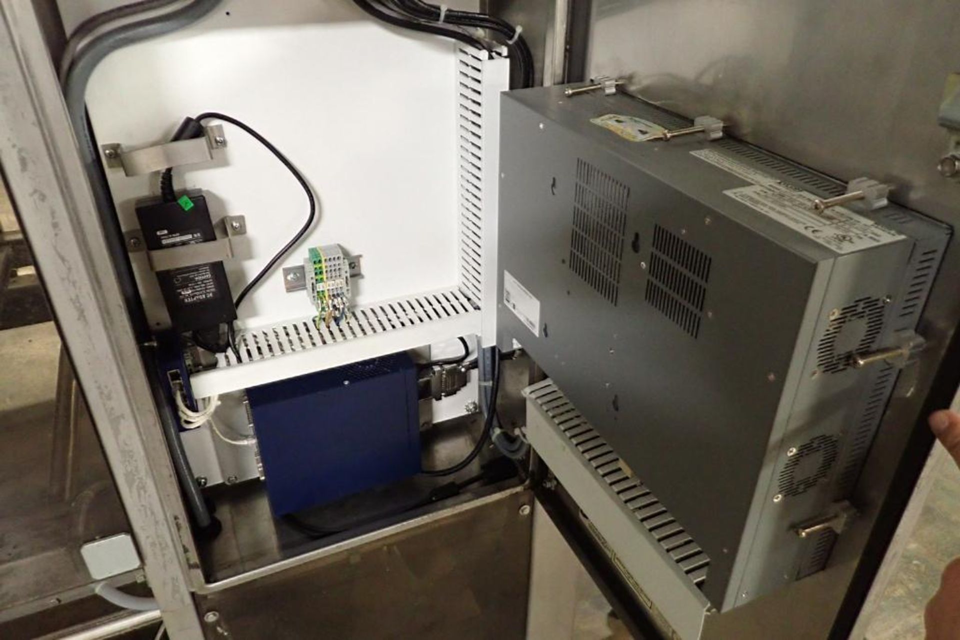 Bosch Doboy delfi feed placer {Located in Indianapolis, IN} - Image 8 of 20