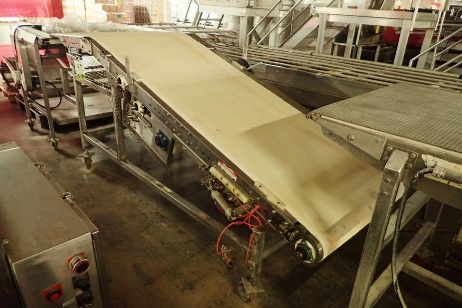 Incline belt conveyor {Located in Indianapolis, IN}