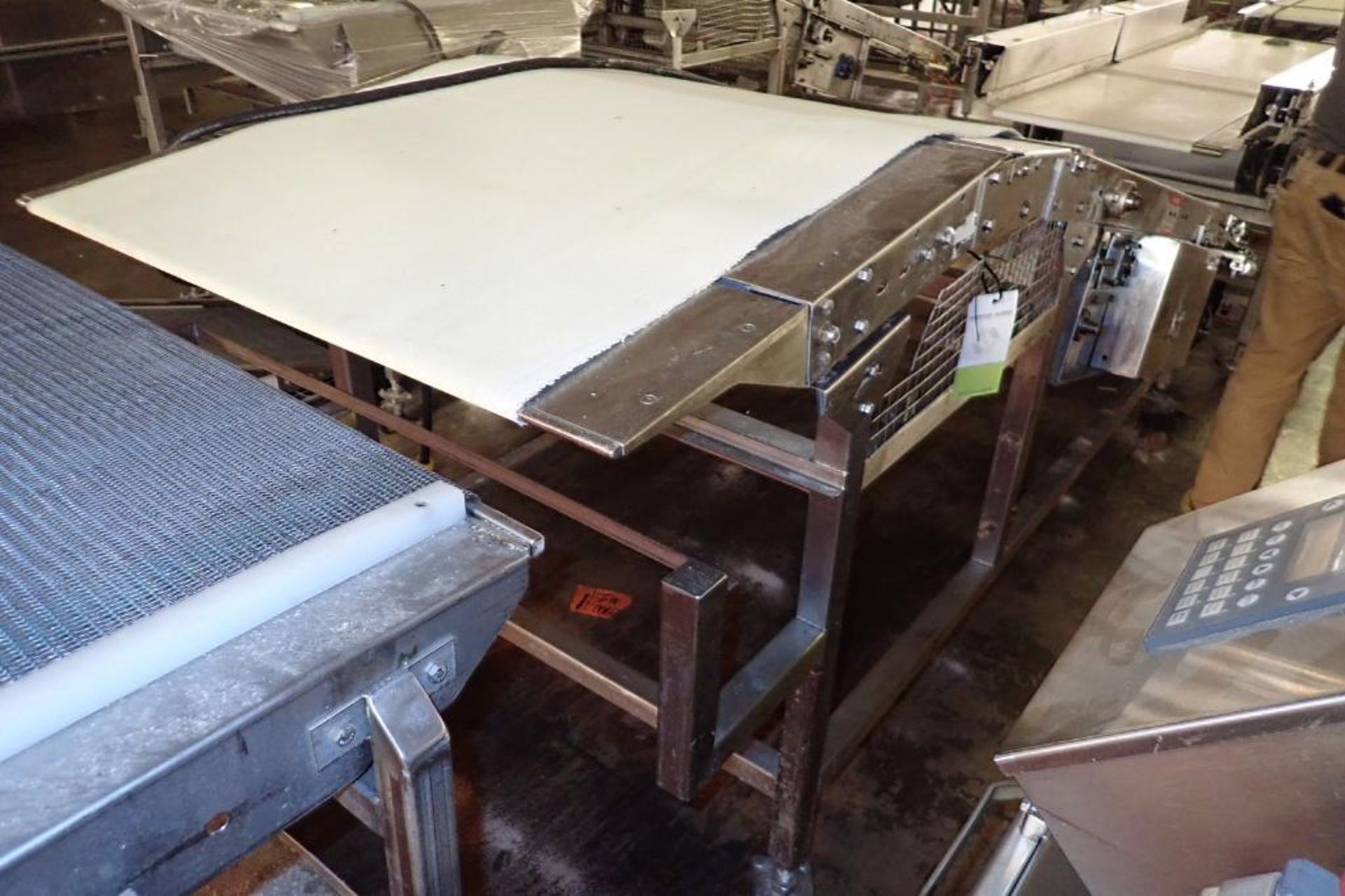 Incline belt conveyor {Located in Indianapolis, IN} - Image 3 of 4