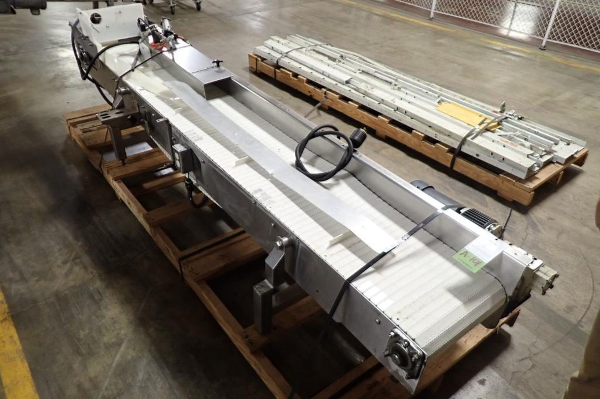 Kleenline belt conveyor {Located in Indianapolis, IN}