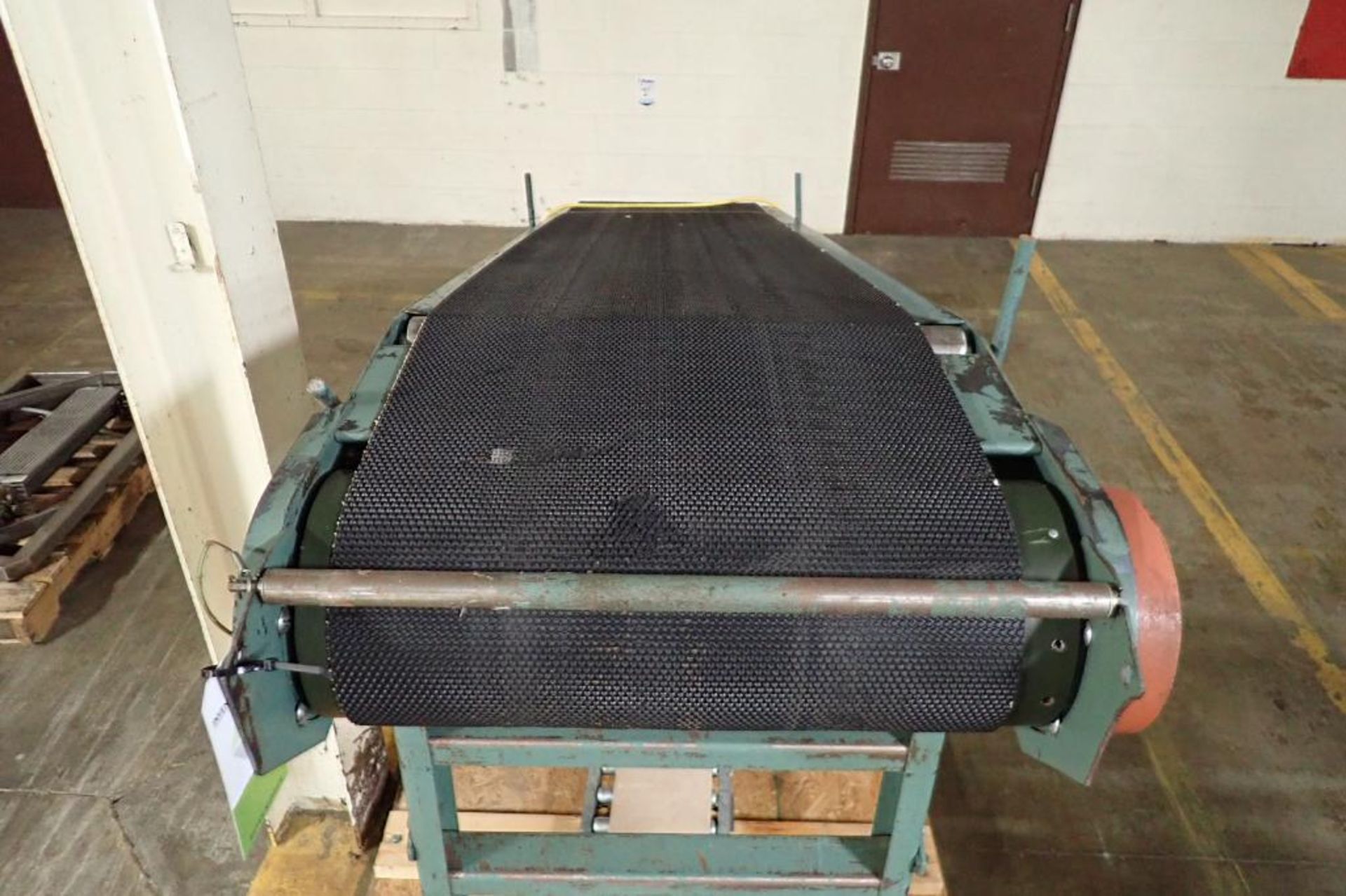 Hytrol rubber belt incline conveyor {Located in Indianapolis, IN} - Image 2 of 7