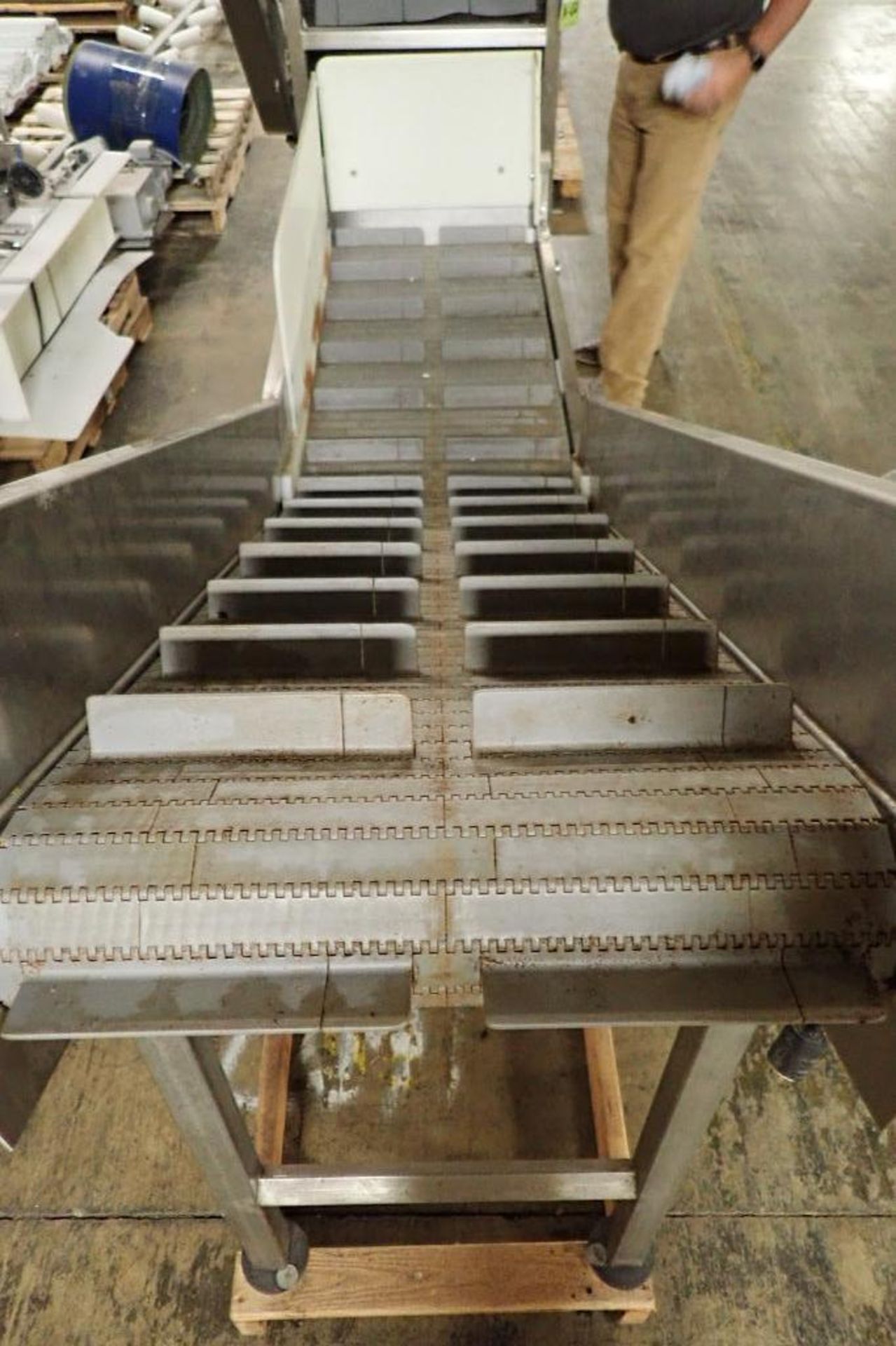 BMI flighted incline conveyor {Located in Indianapolis, IN} - Image 4 of 7