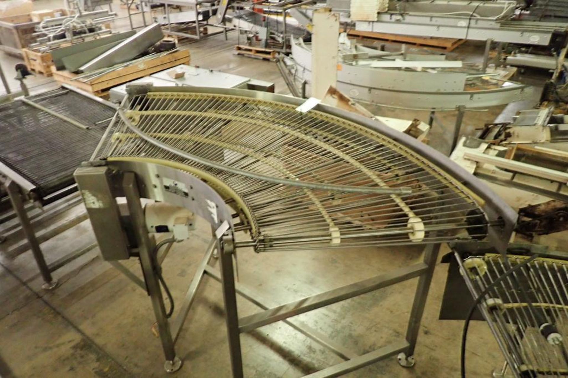 Keenline 90 degree conveyor {Located in Indianapolis, IN} - Image 2 of 6