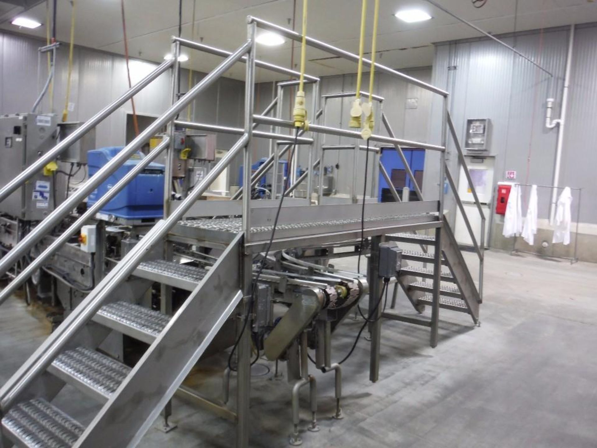 SS conveyor conveyor crossover {Located in Marshall, MN}