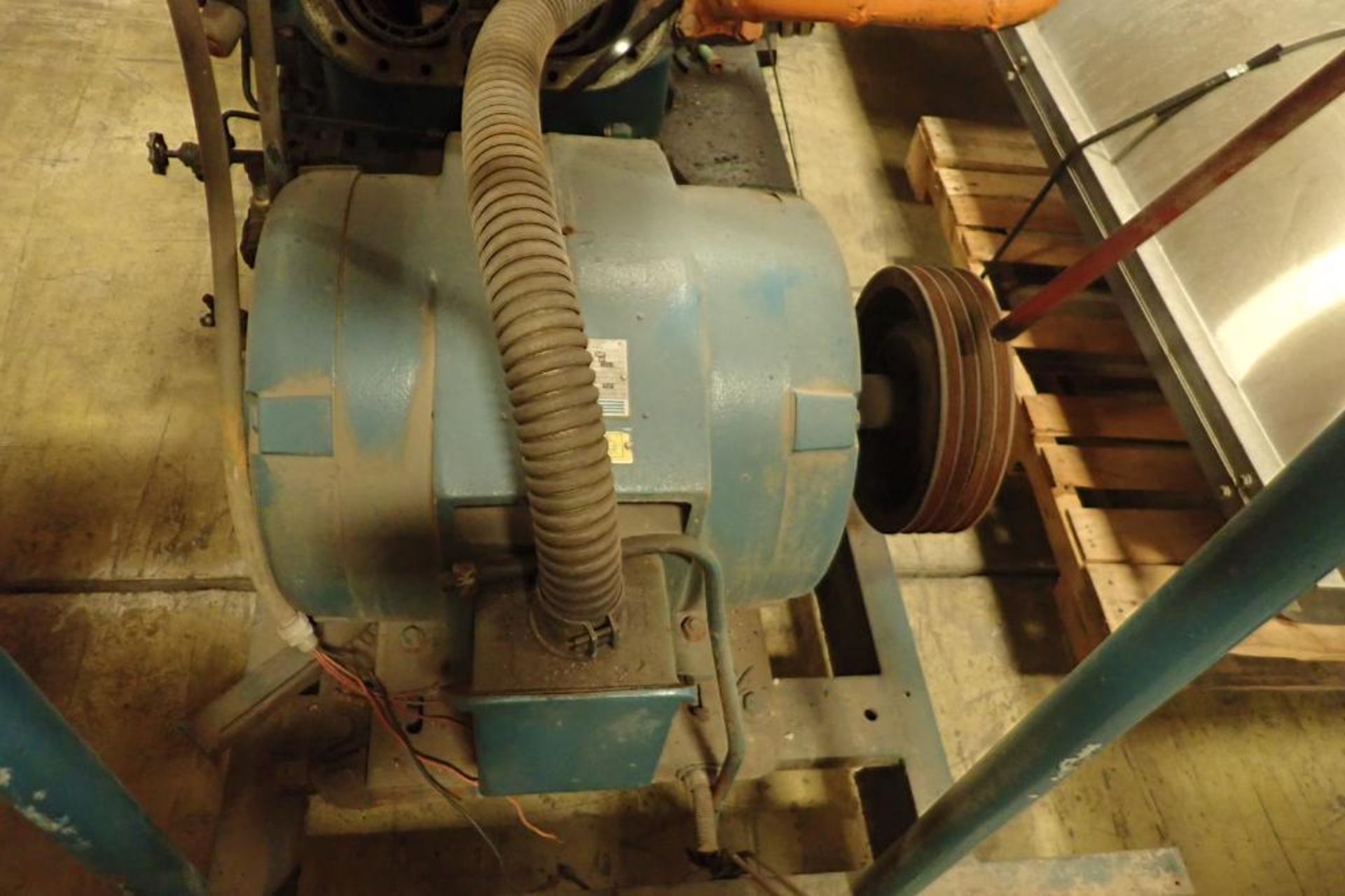 Vilter 6 cylinder reciprocating ammonia compressor {Located in Indianapolis, IN} - Image 3 of 10