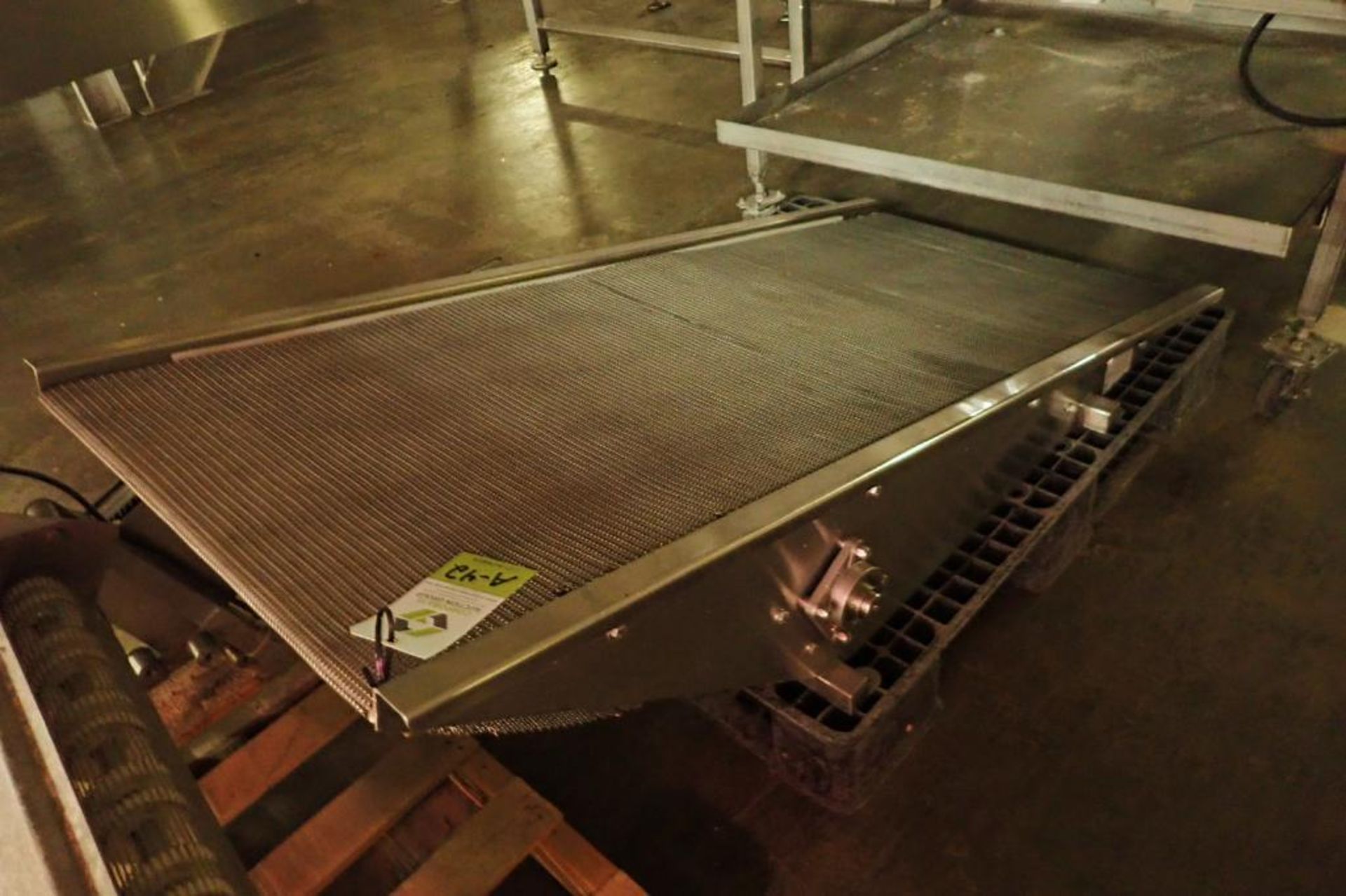 Incline conveyor {Located in Indianapolis, IN} - Image 3 of 5