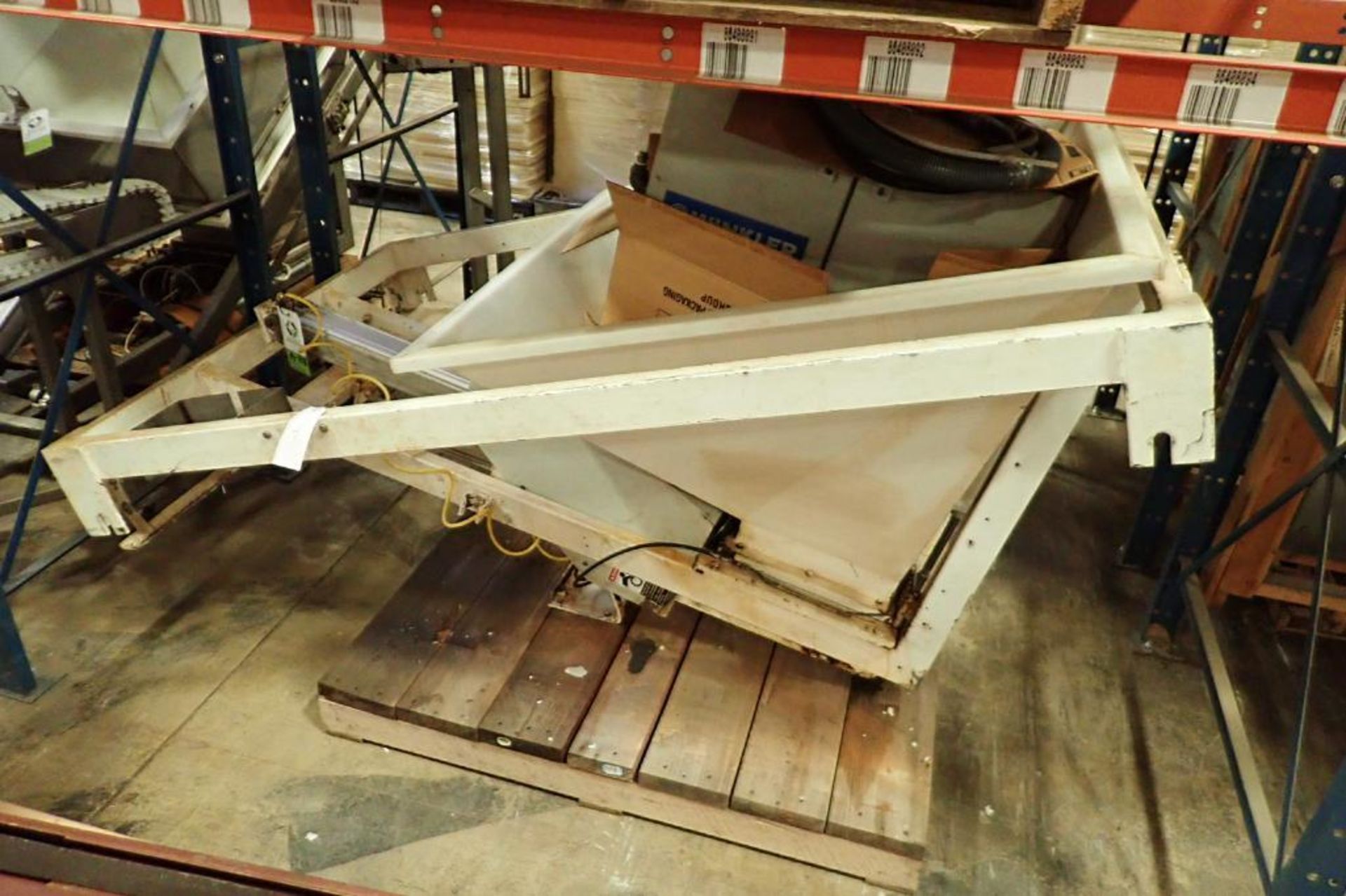 Winkler poly feed hopper {Located in Indianapolis, IN}