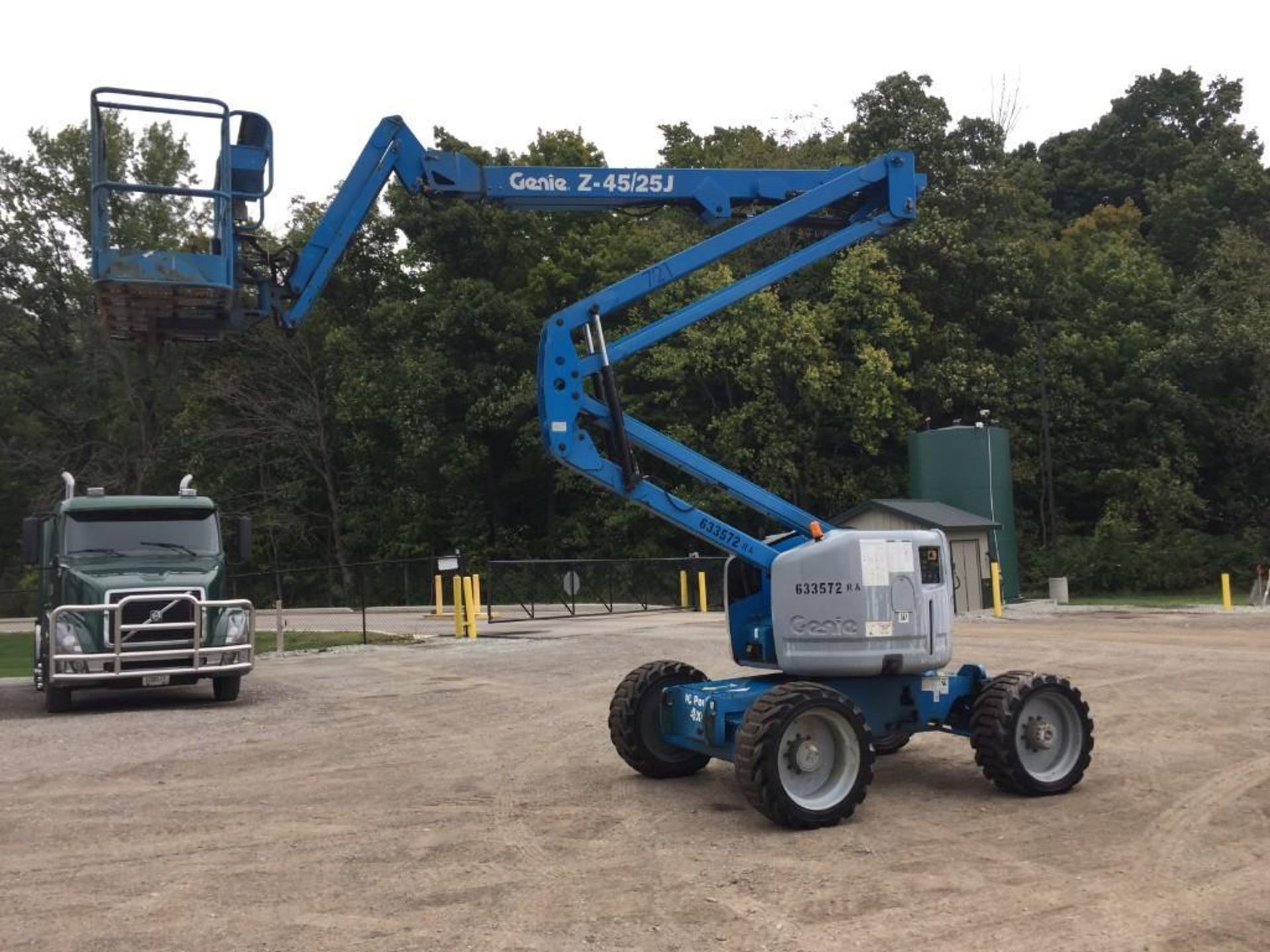 2006 Genie boom lift {Pendleton, IN}