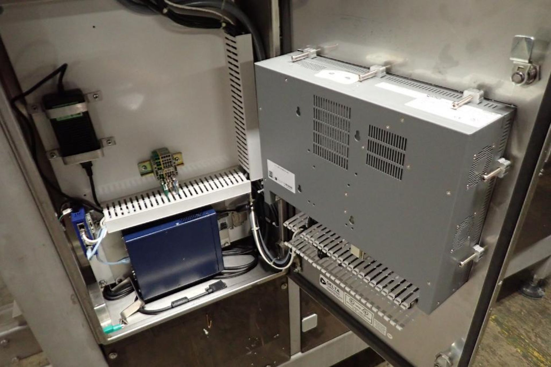 Bosch Doboy delfi feed placer {Located in Indianapolis, IN} - Image 7 of 20