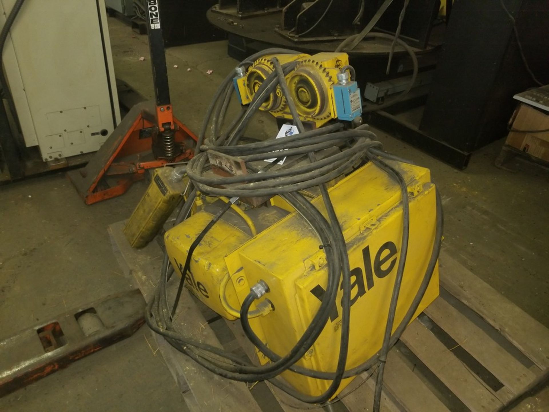 Yale KEL 2 Electric Cable Hoist - Image 2 of 3