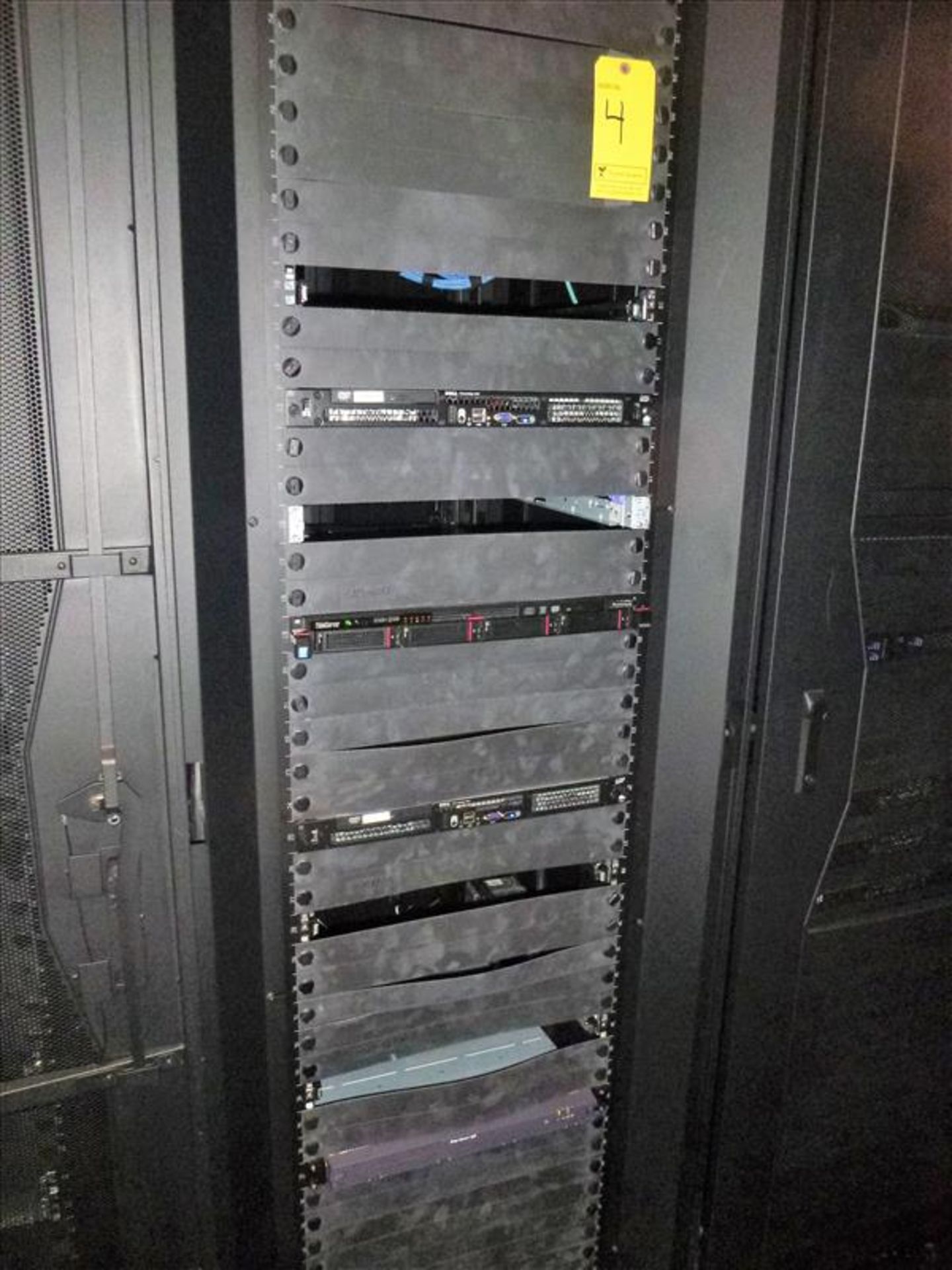 Panduit server cabinet (all cable excluded) (R1C4) incl.; - Dell PowerEdge 860 server - Lenova Think