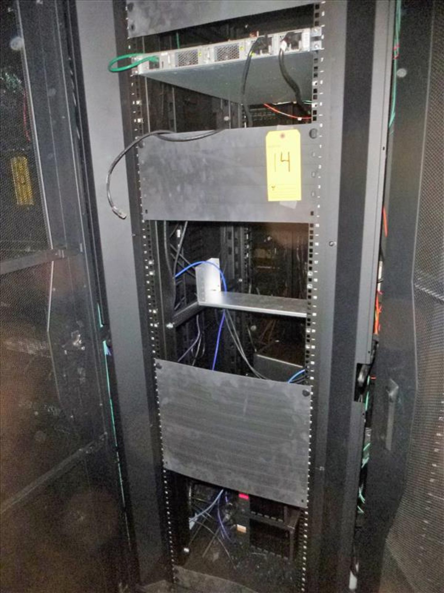 Panduit server cabinet (all cable excluded) (R2C6) incl.; - Cisco Nexus SS 48P - QNAP HDD TS563/