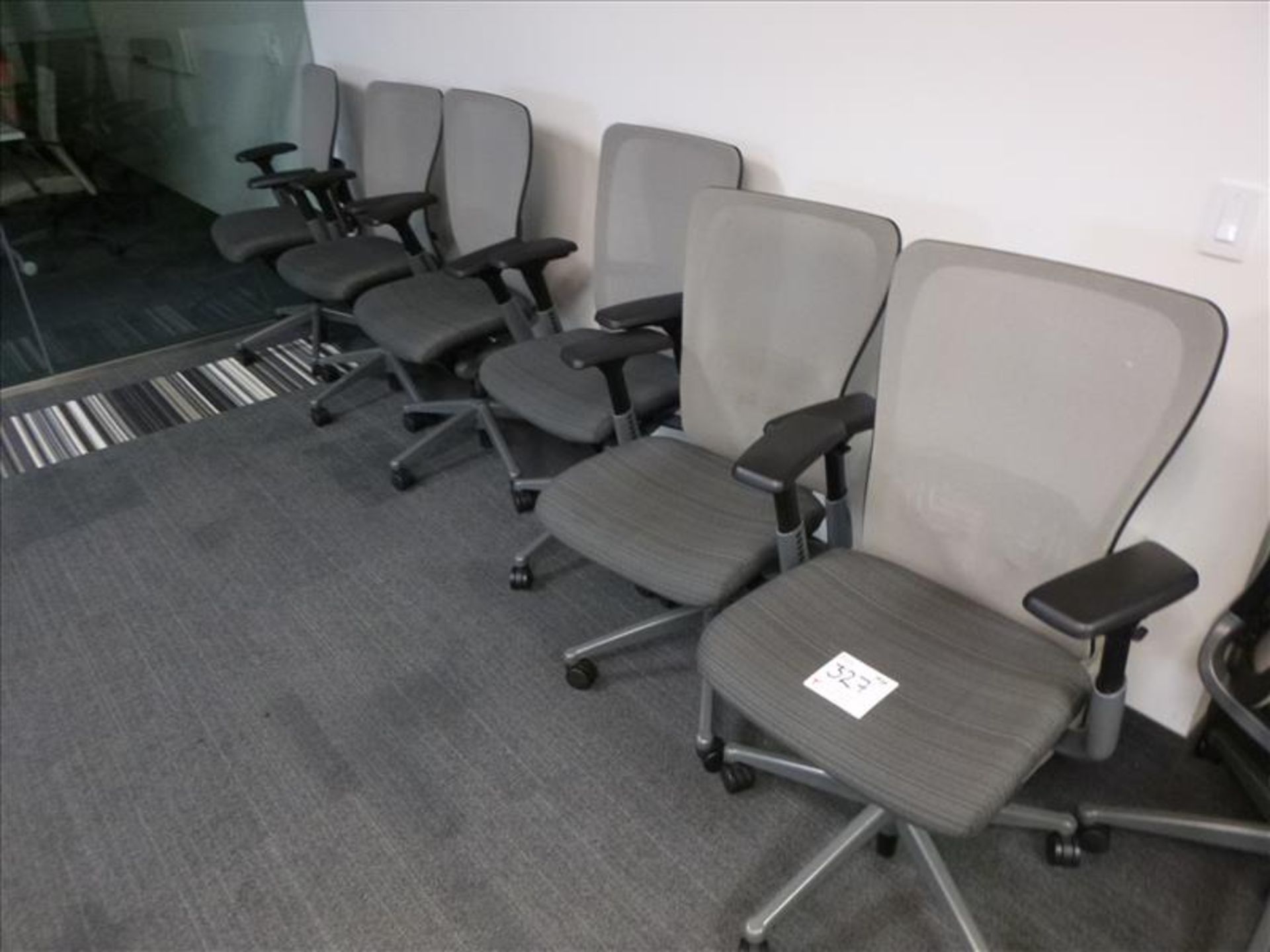 (6) task chairs [3]