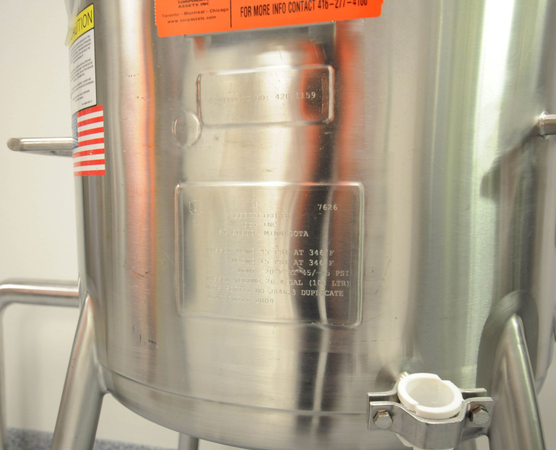 DCI (2009) PORTABLE STAINLESS STEEL TANK WITH 100 LITER CAPACITY, 45 PSIG MAWP @ 346 DEG F, 23" - Image 2 of 5
