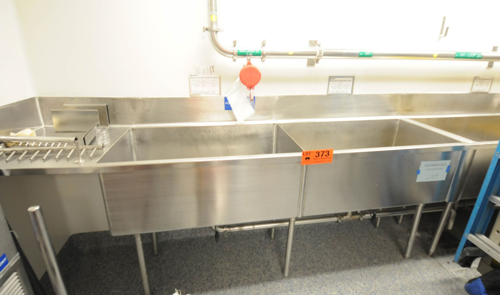 STAINLESS STEEL (4) WELL SINK WITH COUNTER (DELAY DELIVERY) (RM 319) (DELAY DELIVERY JULY 2018) [LOT